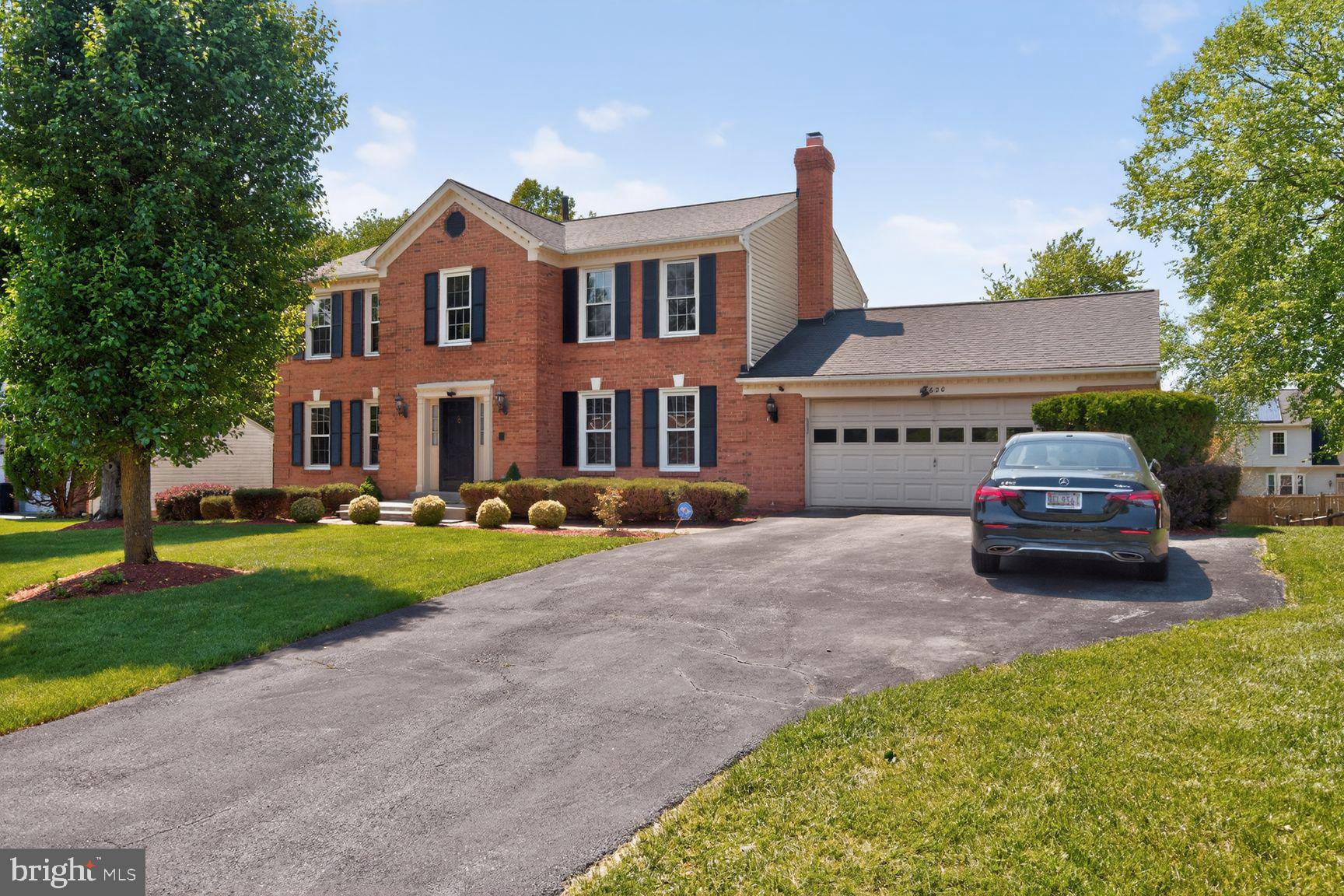 NAPLES MANOR - Residential