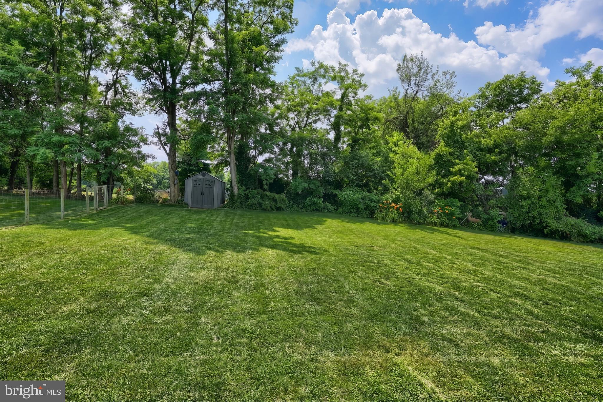 2832 GLEN HOLLOW DRIVE
