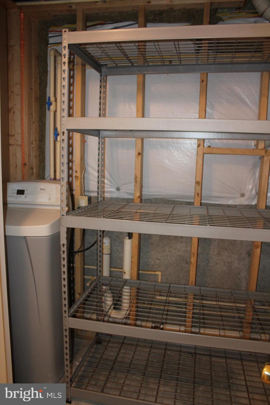 RED FOX RUN - Residential Lease