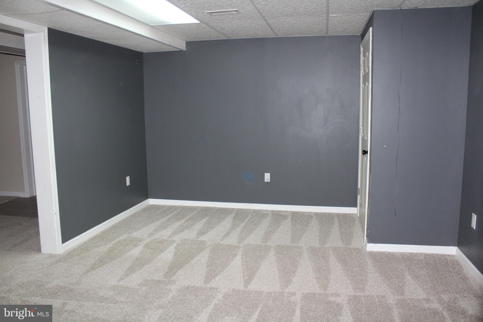 RED FOX RUN - Residential Lease