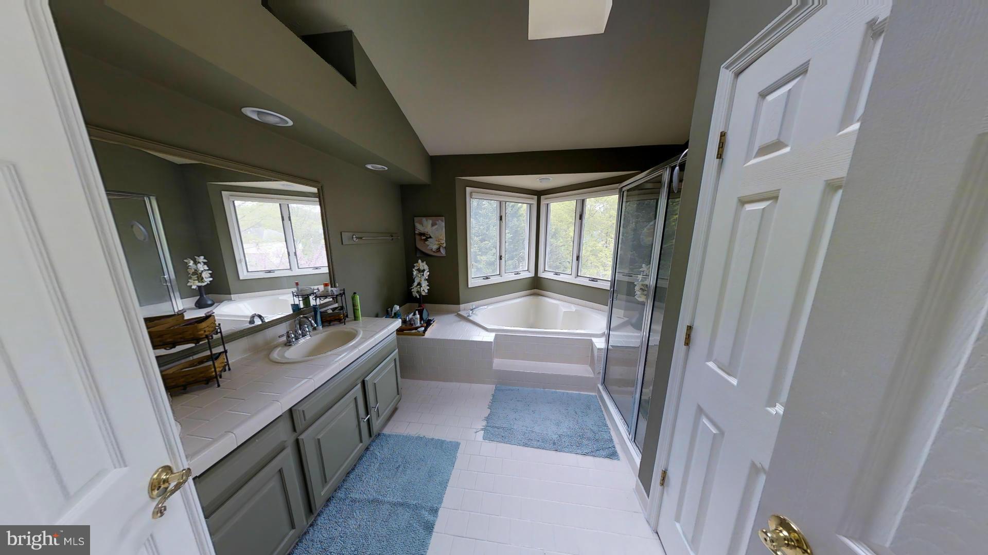 CROMWELL WOODS - Residential