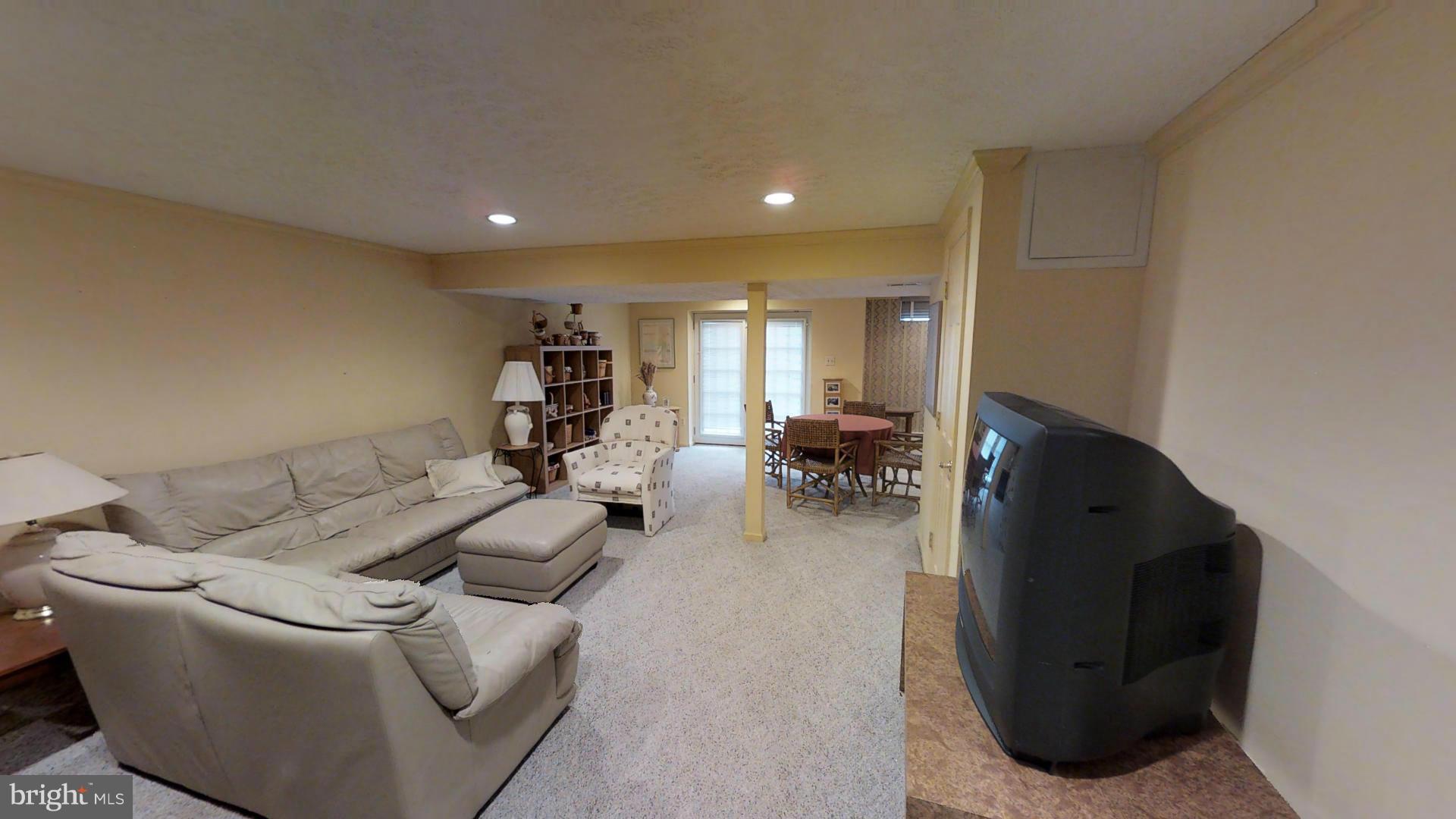 CROMWELL WOODS - Residential