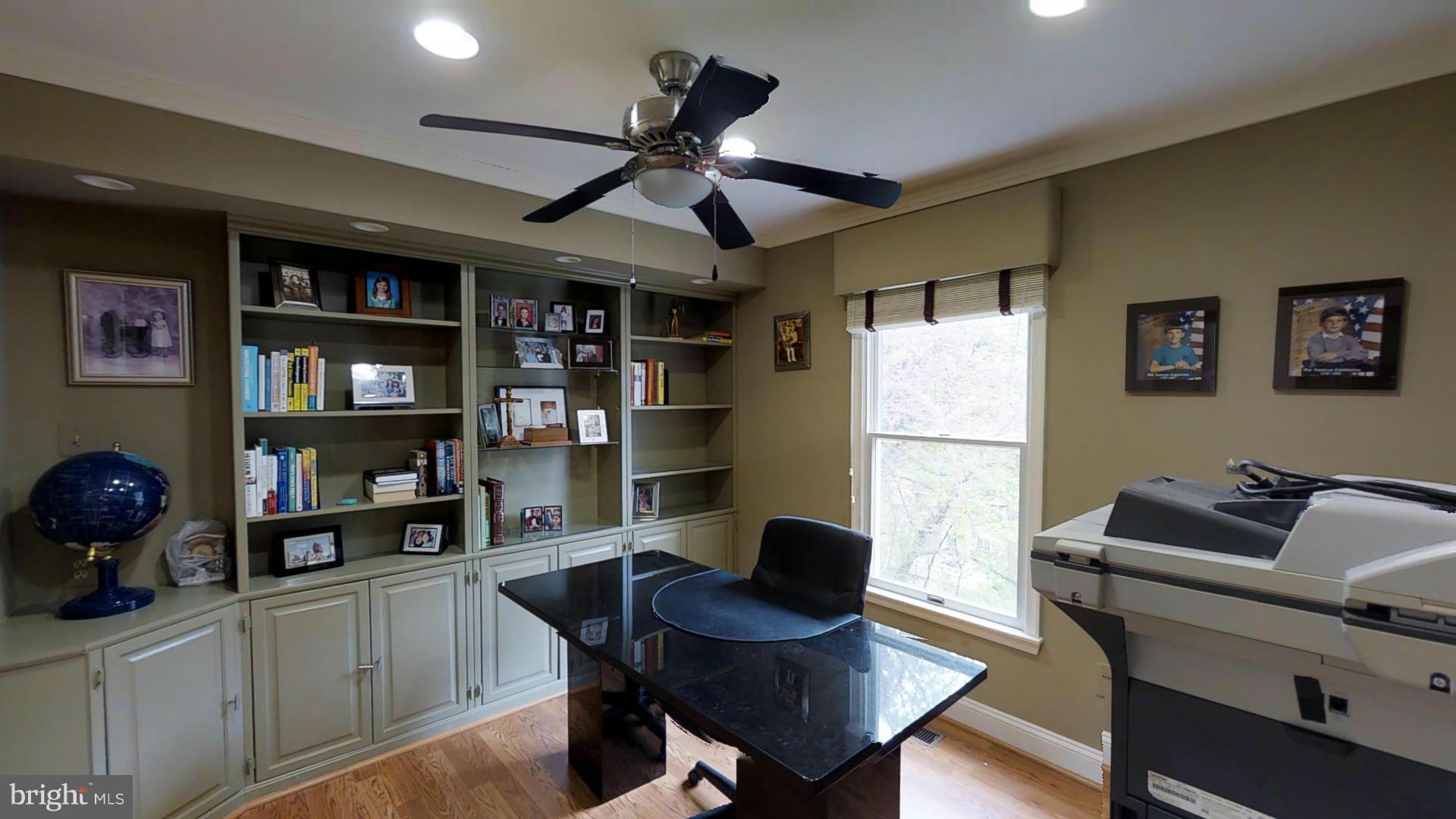 CROMWELL WOODS - Residential