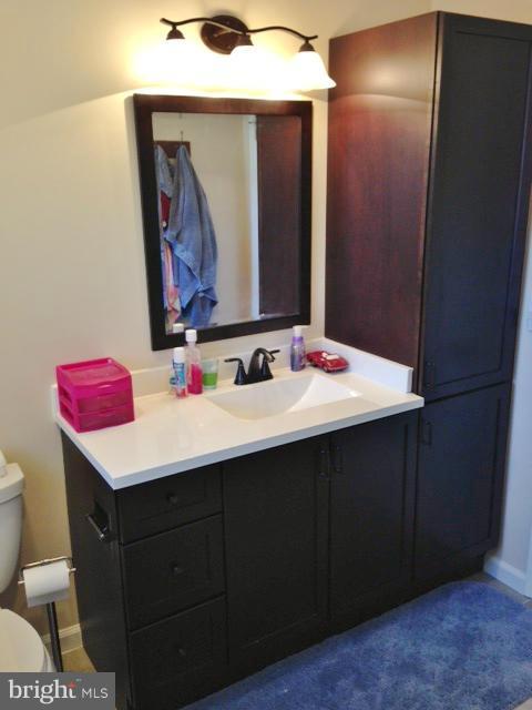 COUNTRY CLUB VIEW - Residential Lease