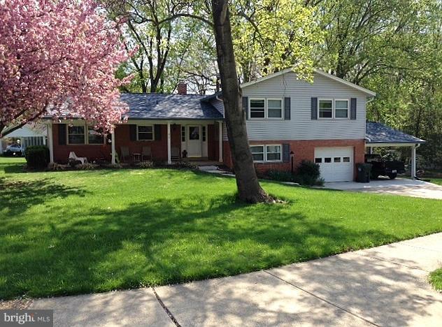 COUNTRY CLUB VIEW - Residential Lease