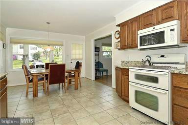 COUNTRY CLUB VIEW - Residential Lease