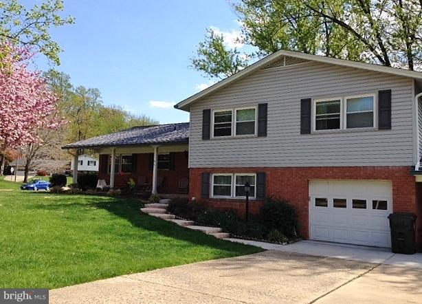 COUNTRY CLUB VIEW - Residential Lease