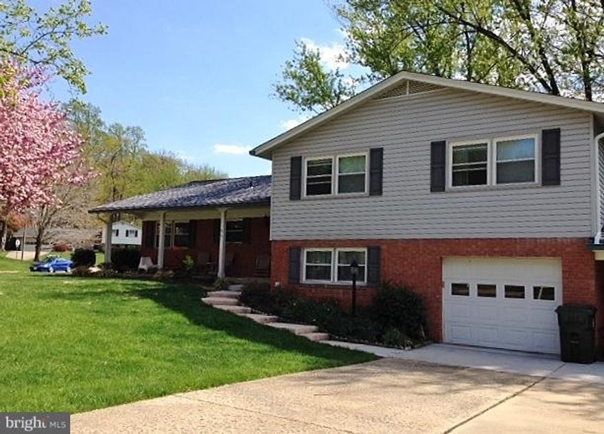 Well-maintained, spacious & functional 5 bedroom home in a great location! Gleaming hardwood floors throughout. Updated gourmet kitchen w/granite & double oven. Sunken living room. Large Rooms. Walk to Oak View school & Robinson. Plus tons of storage, California closets everywhere plus a storage cellar! Fenced yard with large deck. One car garage, a carport and storage shed.Open bright floor plan.