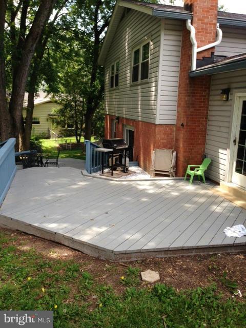 COUNTRY CLUB VIEW - Residential Lease