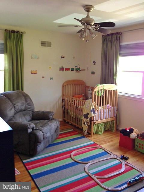 COUNTRY CLUB VIEW - Residential Lease