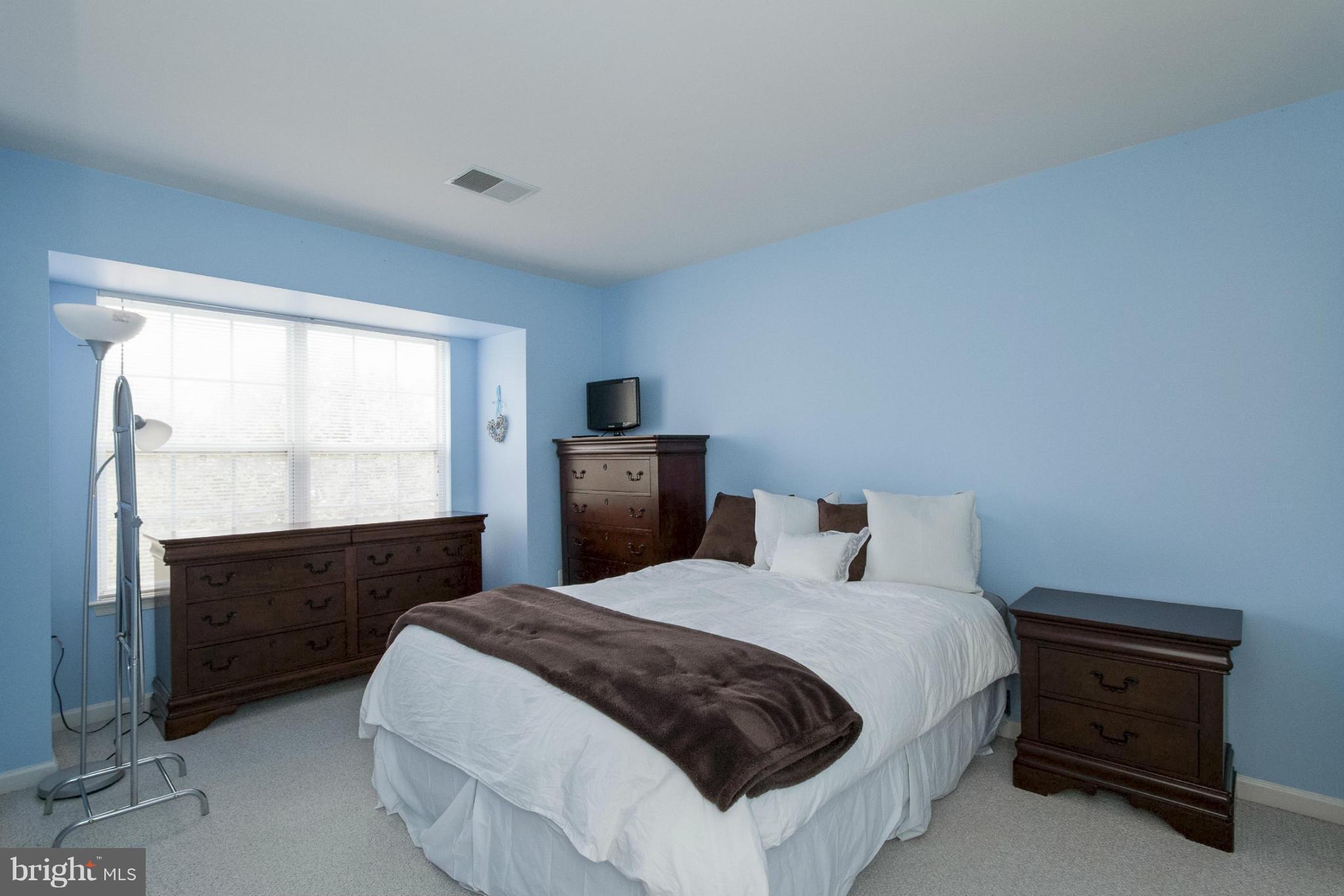 ASHBURN FARM - Residential