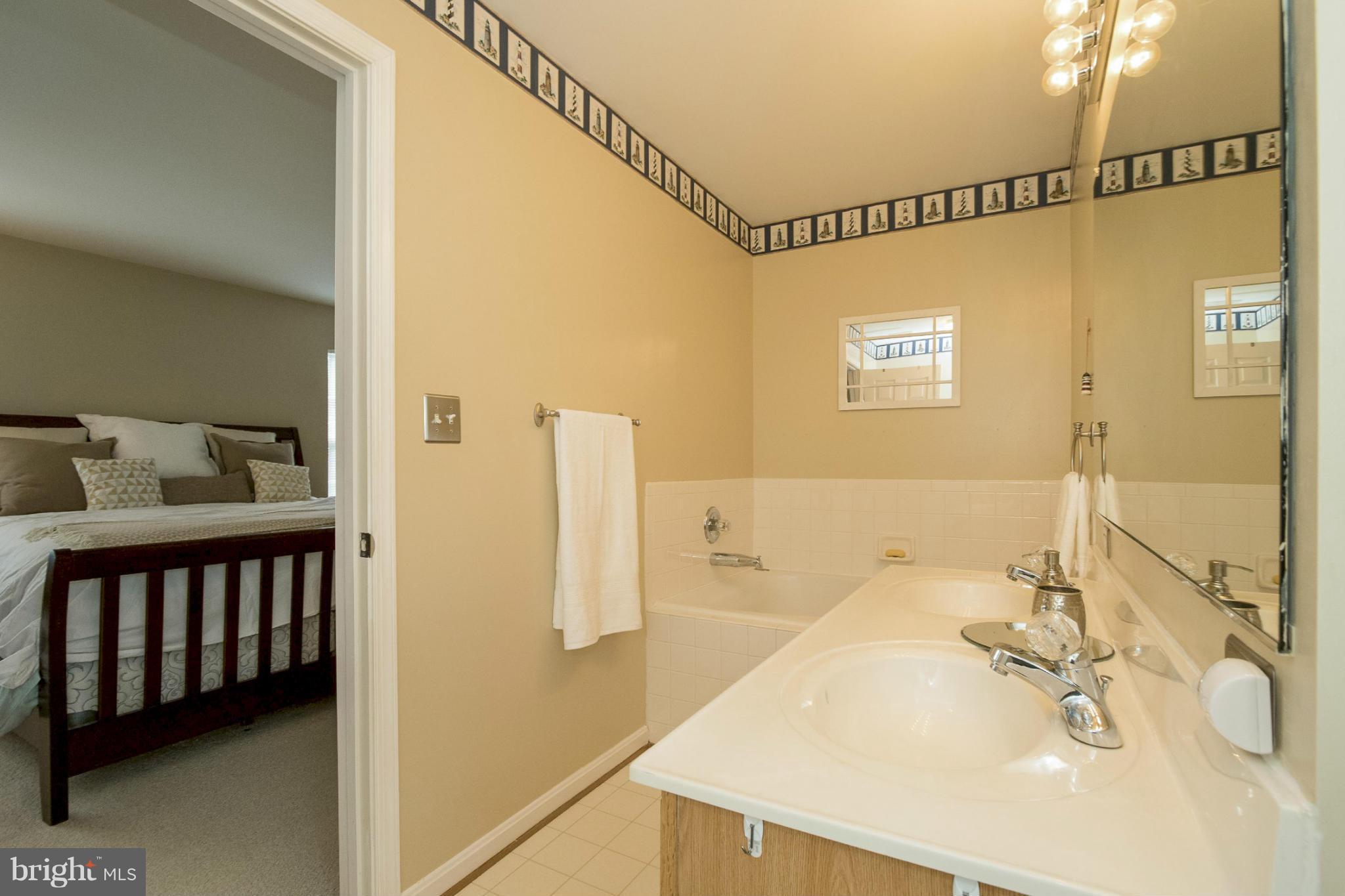 ASHBURN FARM - Residential