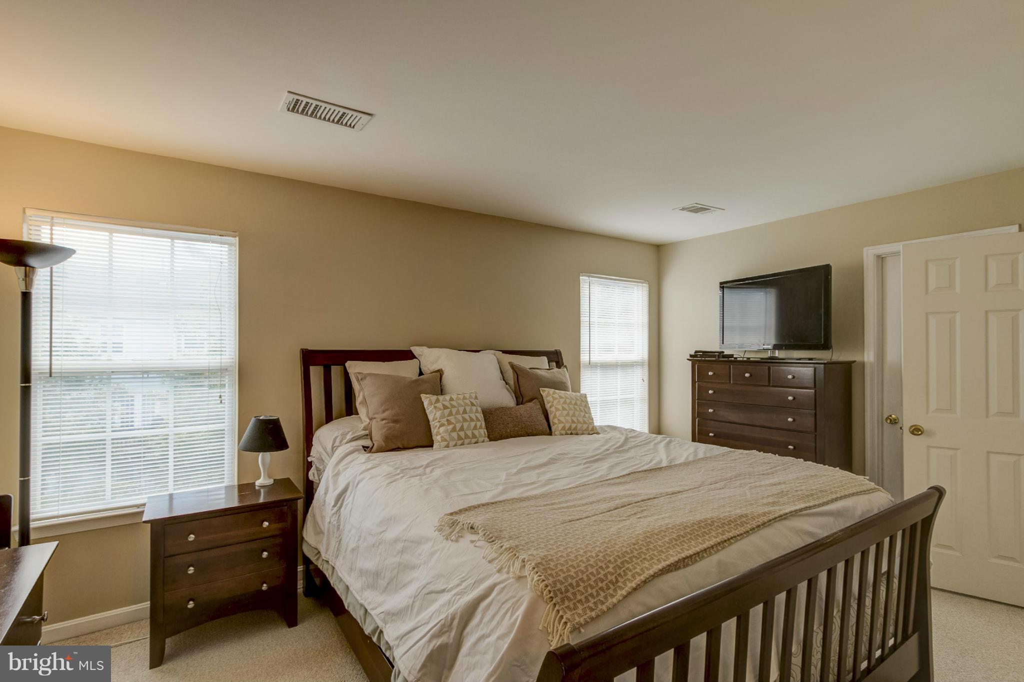 ASHBURN FARM - Residential