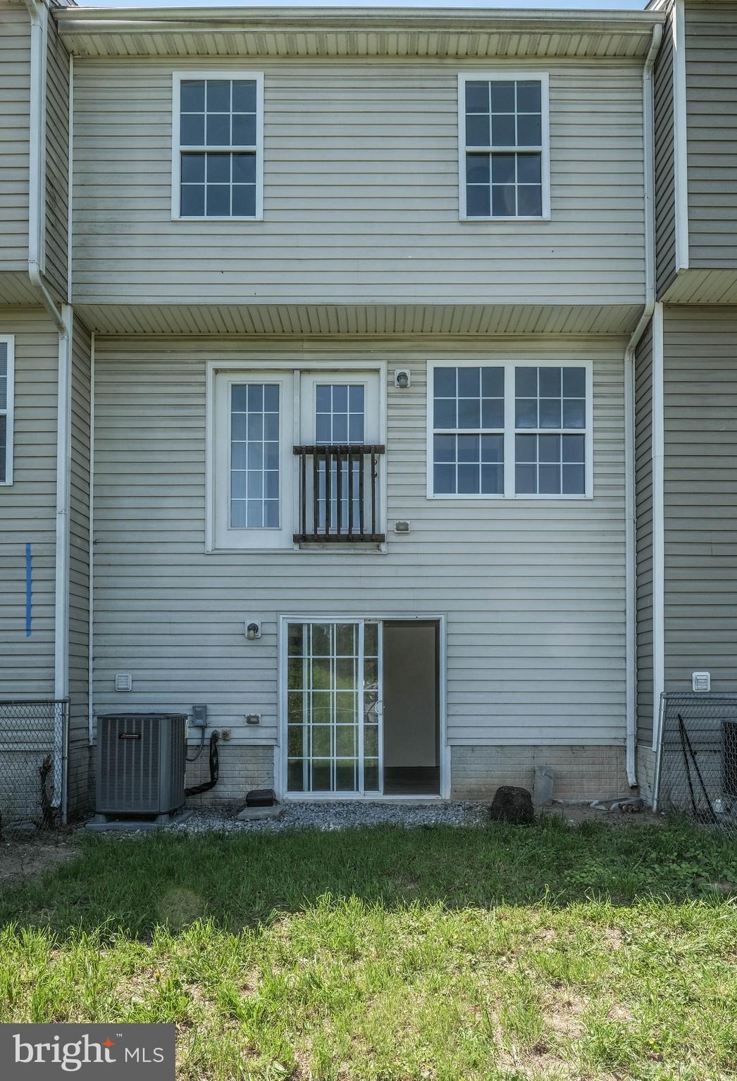 148 TOPAZ LANE