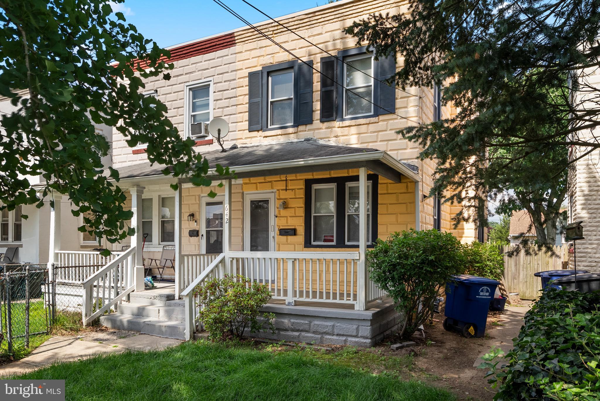 642 MANOR ROAD