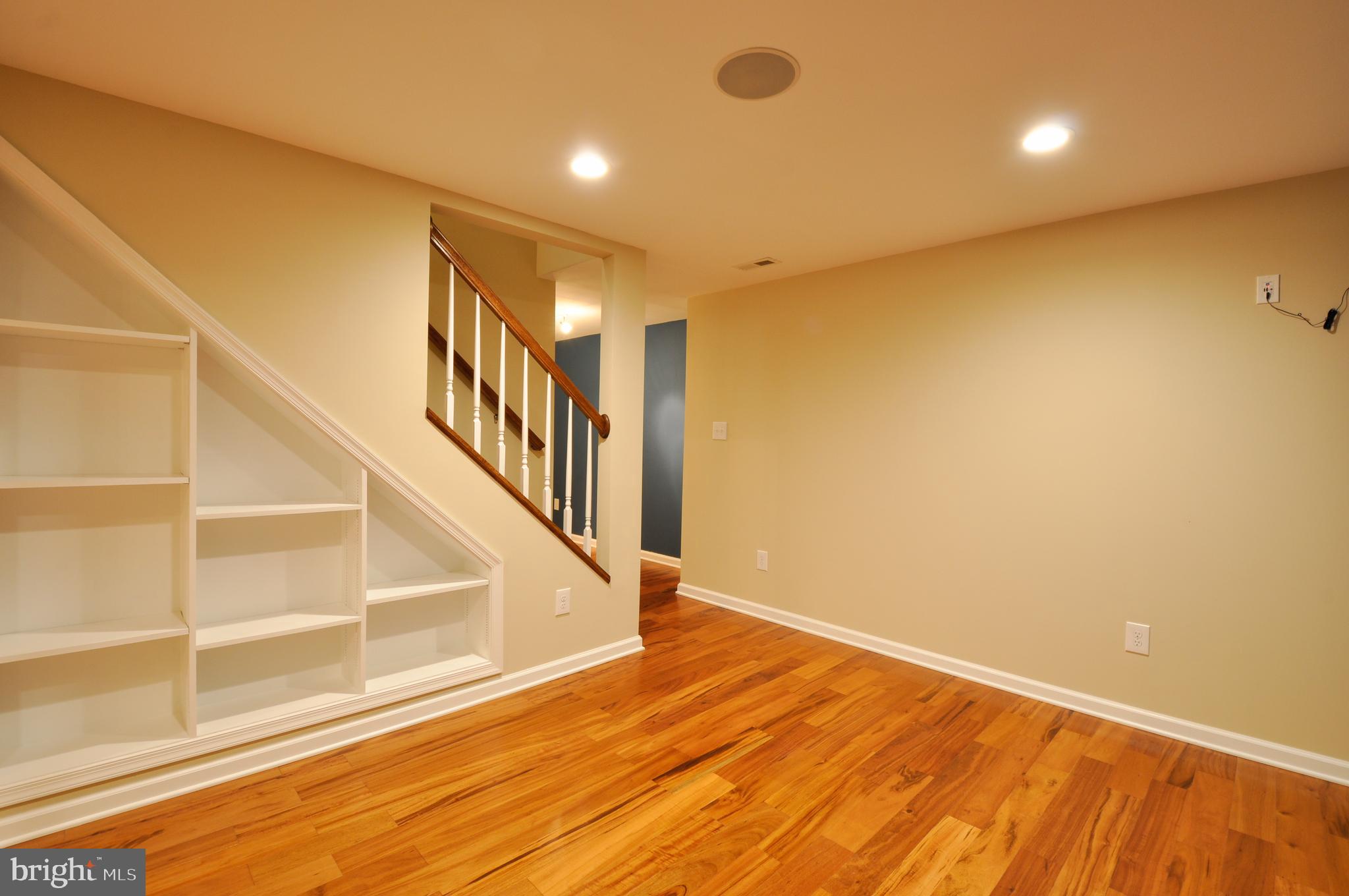 MONMOUTH VILLAGE - Residential Lease