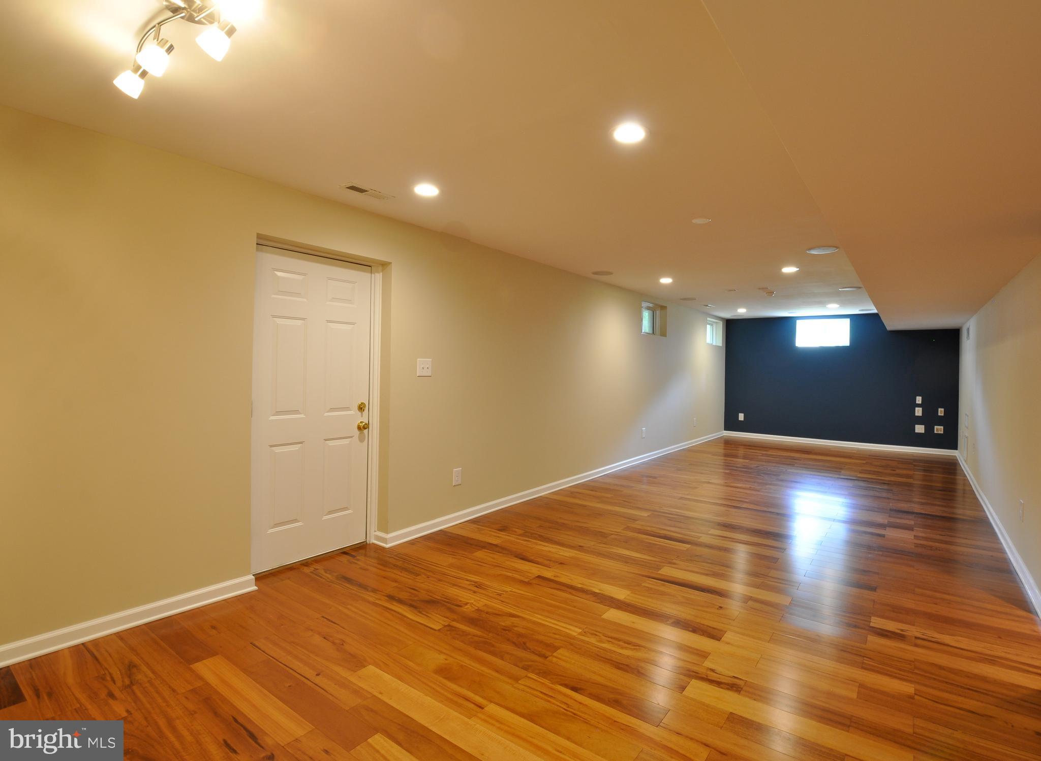 MONMOUTH VILLAGE - Residential Lease