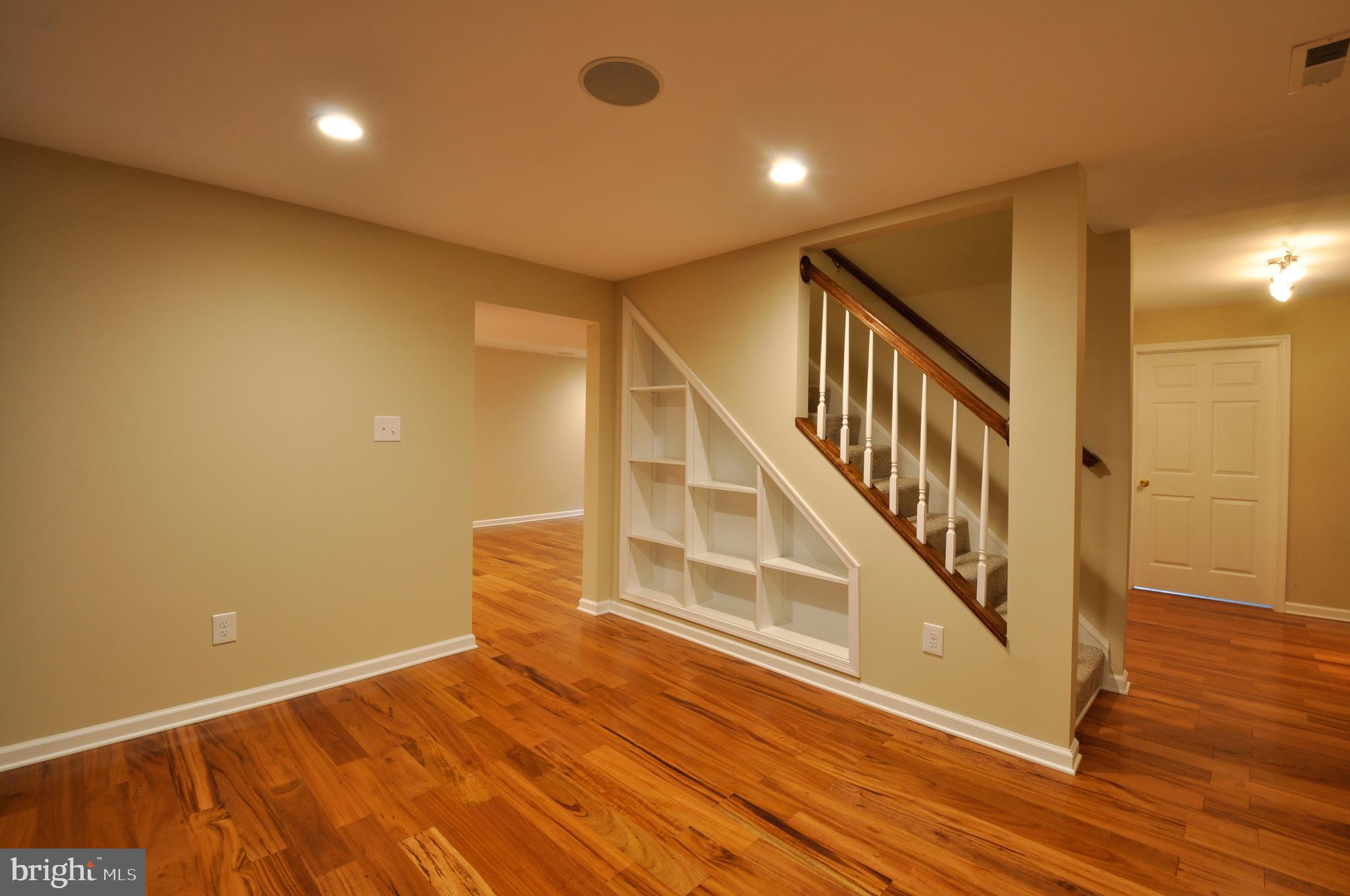 MONMOUTH VILLAGE - Residential Lease