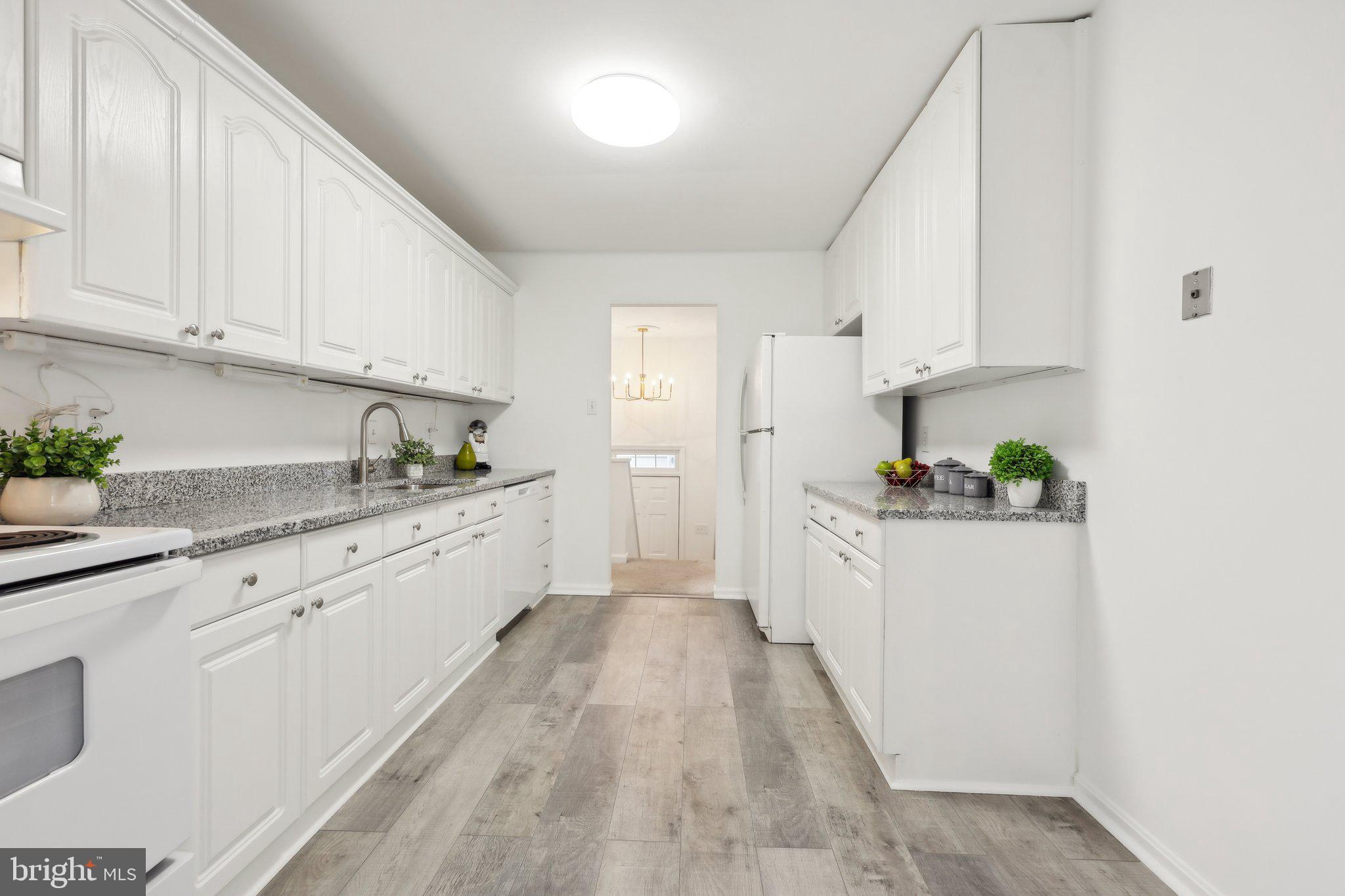 HUNTERS CREEK - Residential