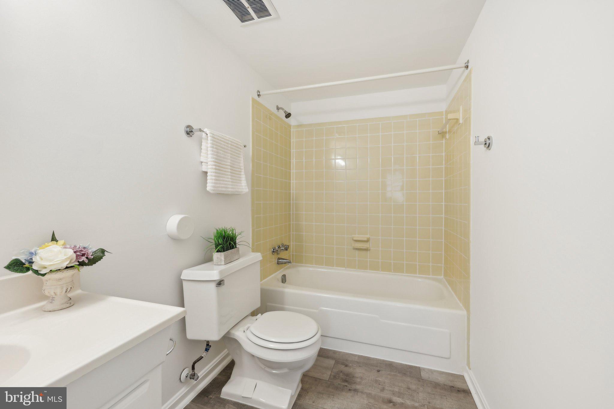 HUNTERS CREEK - Residential