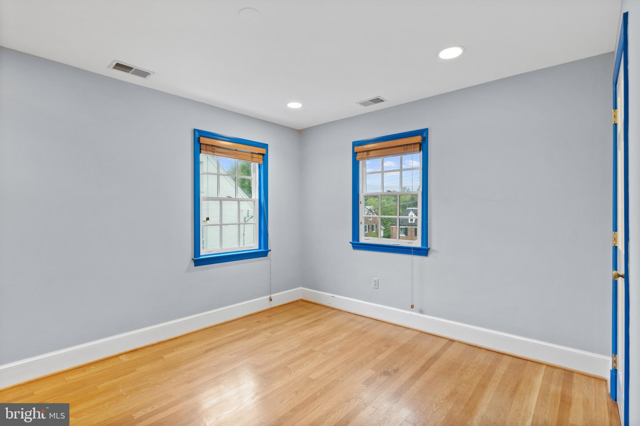 CHEVY CHASE VILLAGE - Residential