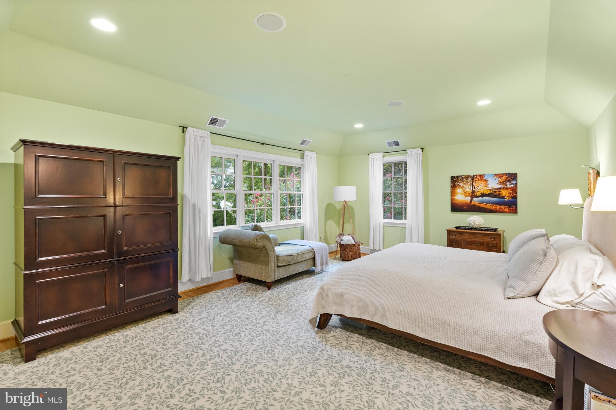 CHEVY CHASE VILLAGE - Residential