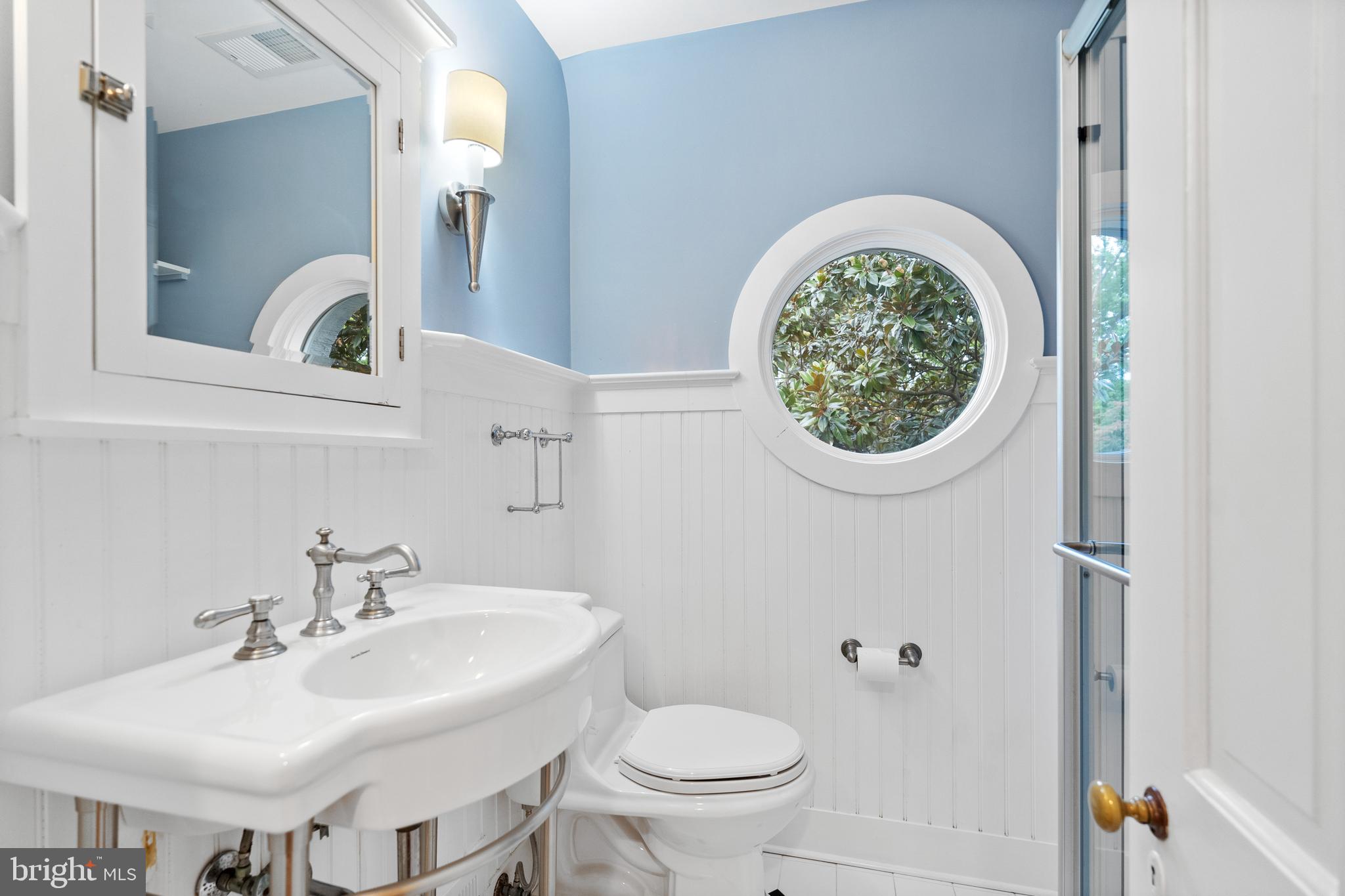 CHEVY CHASE VILLAGE - Residential