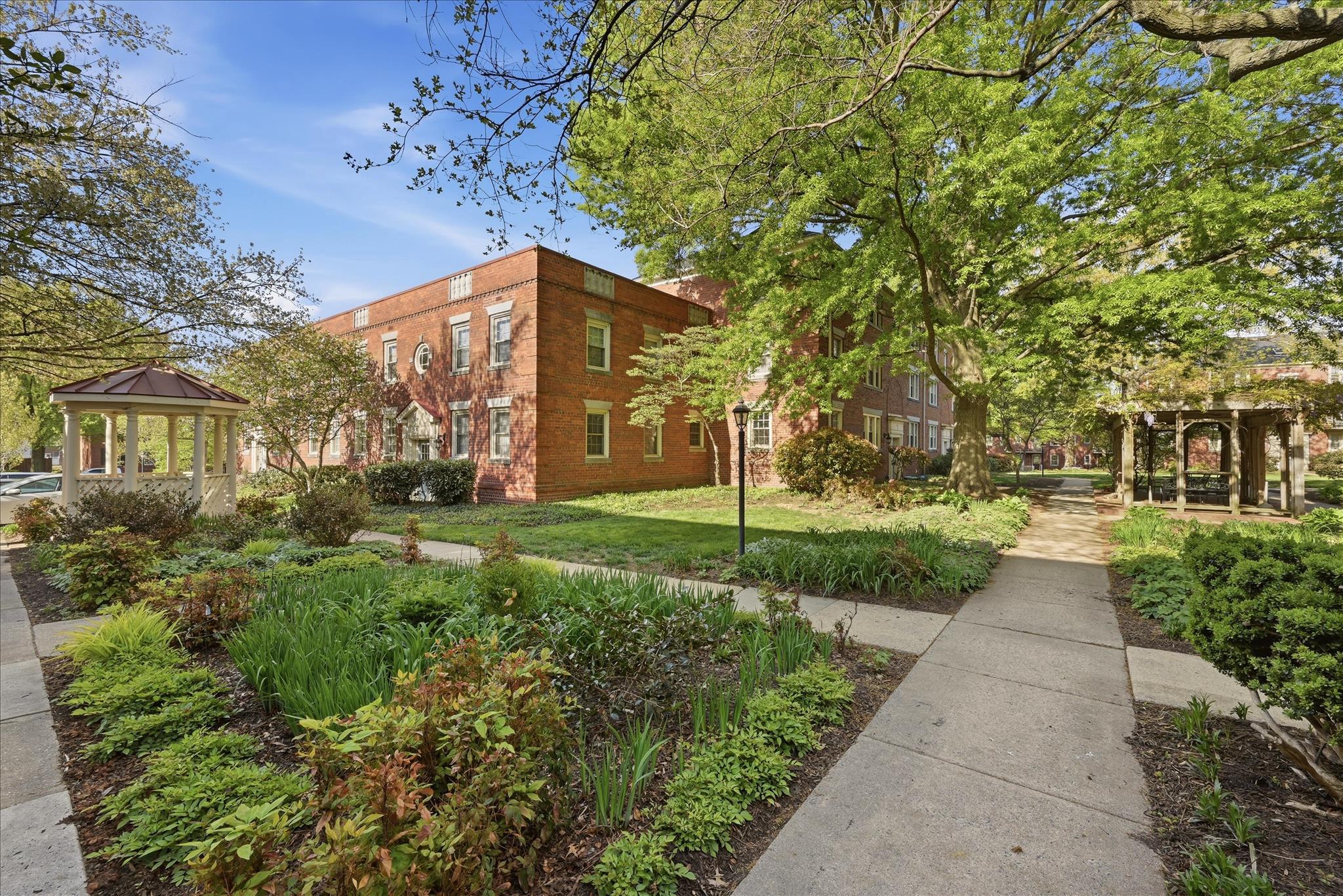 HARBOR TERRACE - Residential