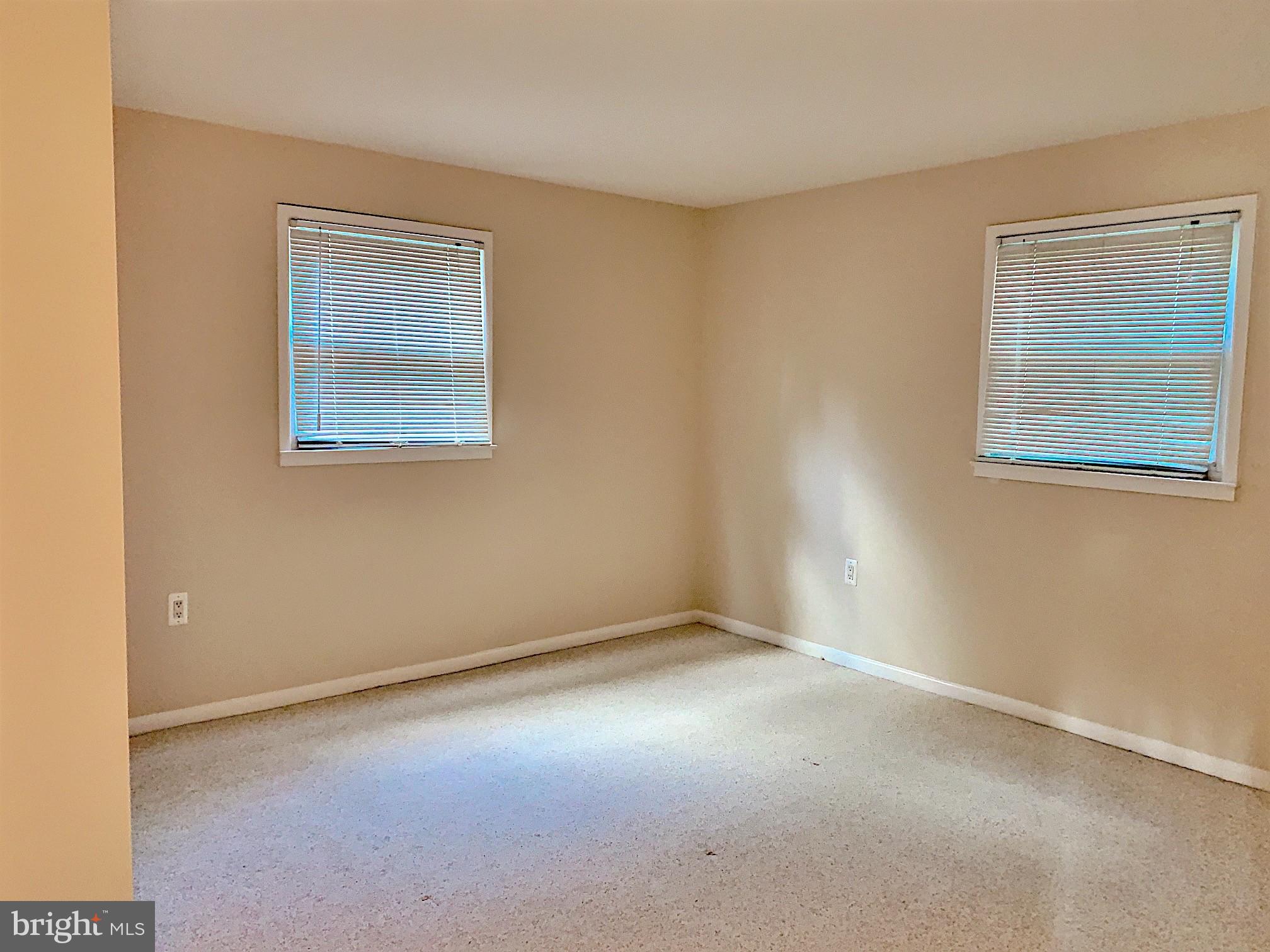 BROYHILL LANGLEY ESTATES - Residential Lease