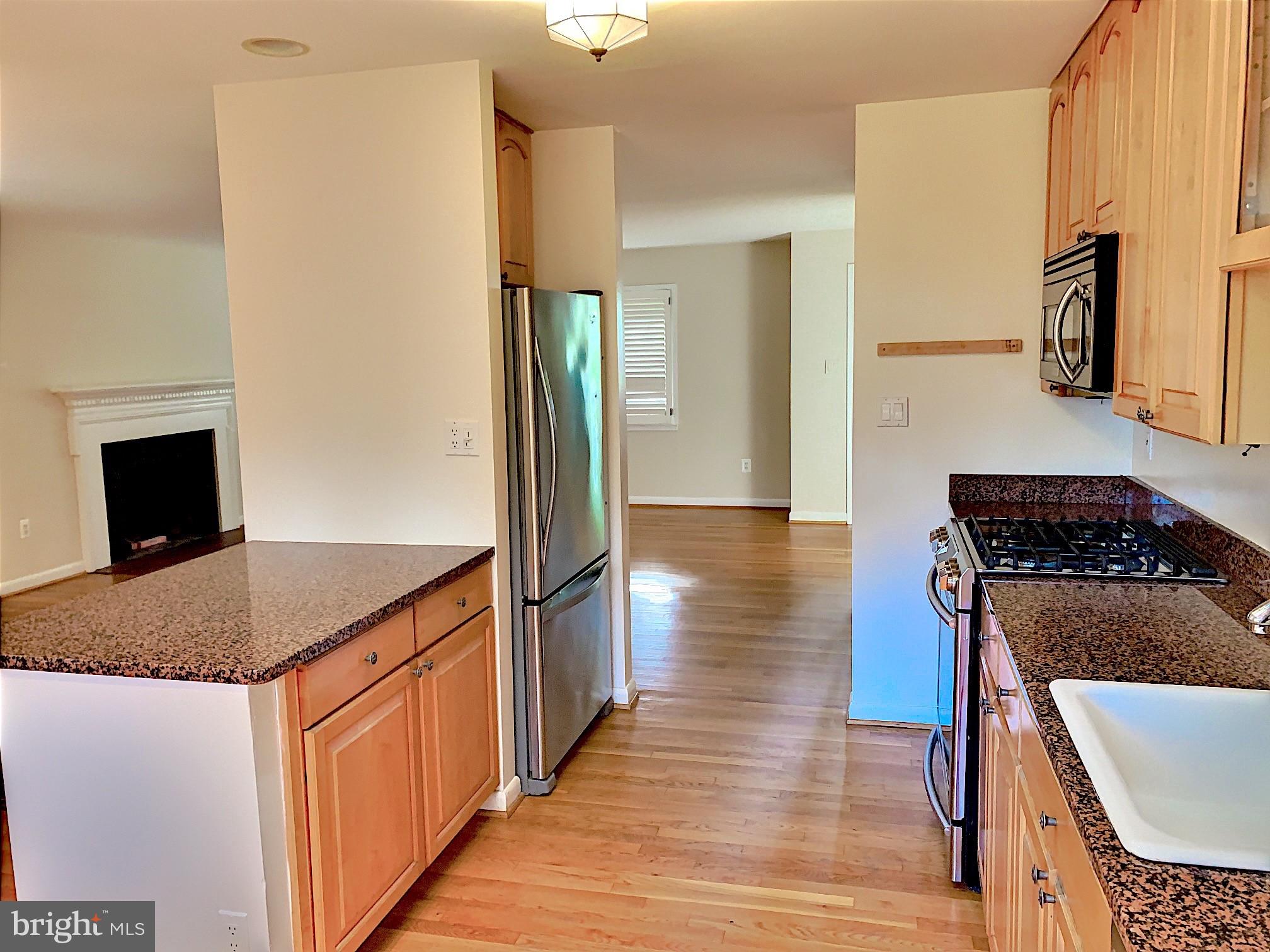 BROYHILL LANGLEY ESTATES - Residential Lease