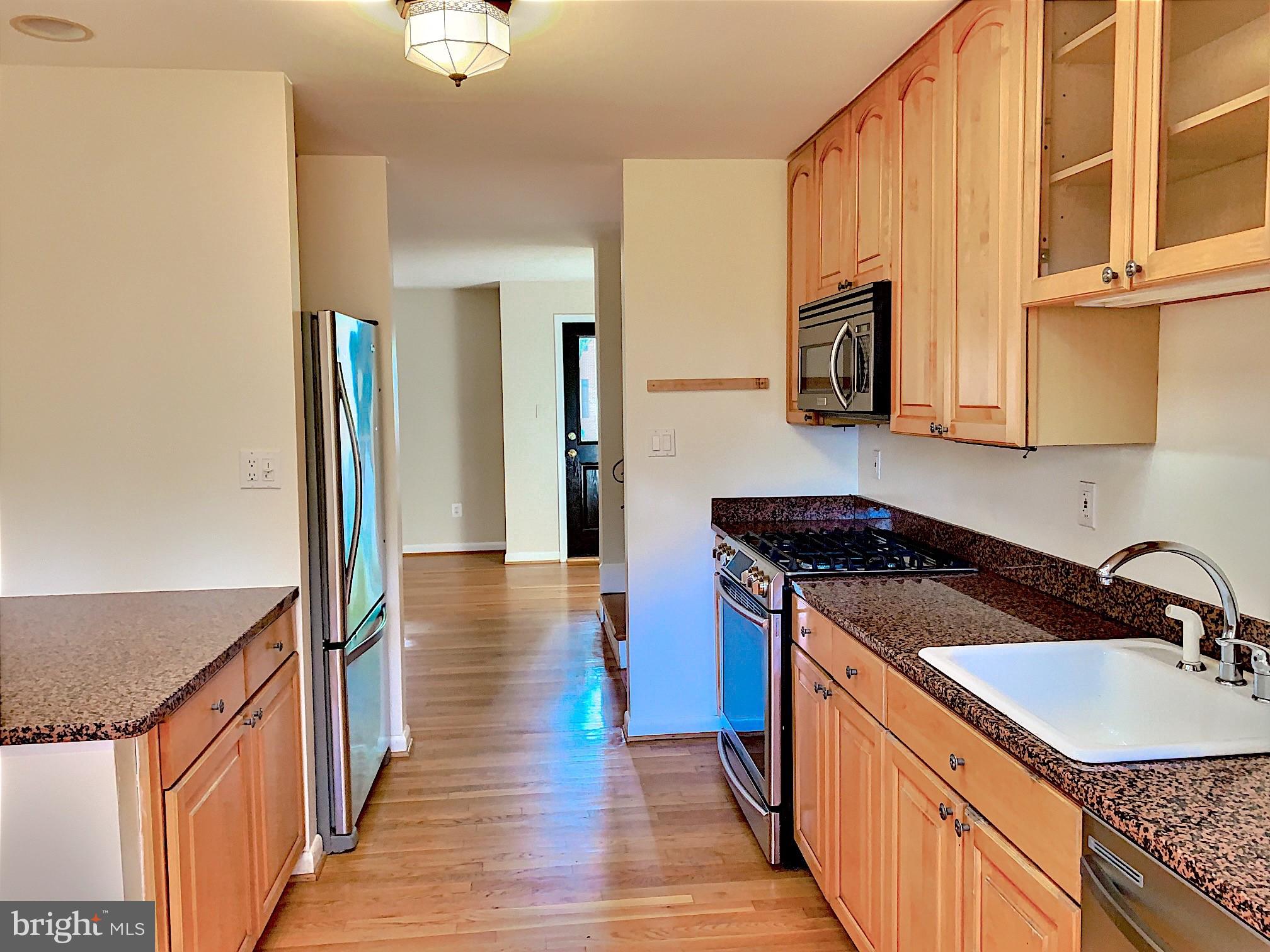 BROYHILL LANGLEY ESTATES - Residential Lease