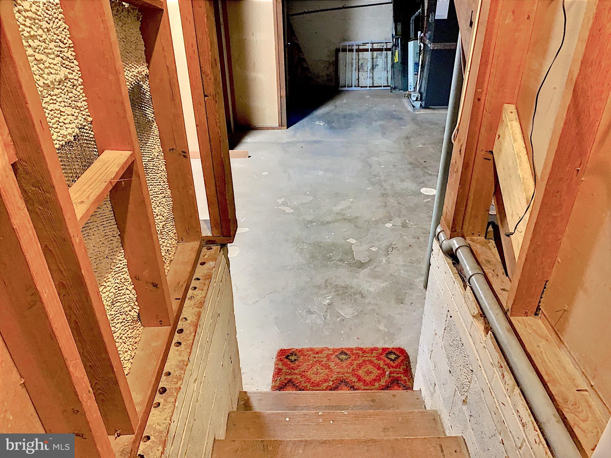 BROYHILL LANGLEY ESTATES - Residential Lease