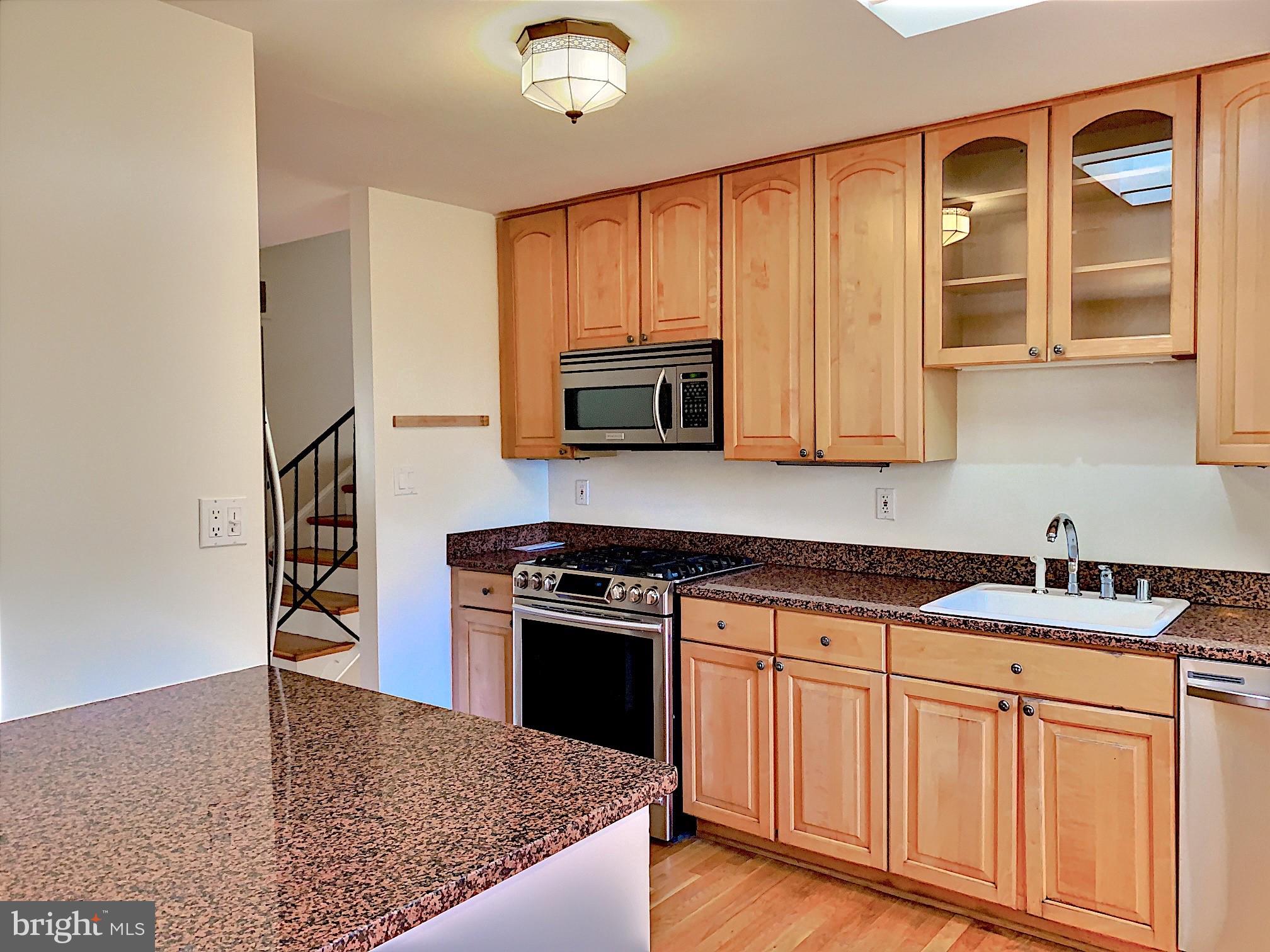 BROYHILL LANGLEY ESTATES - Residential Lease