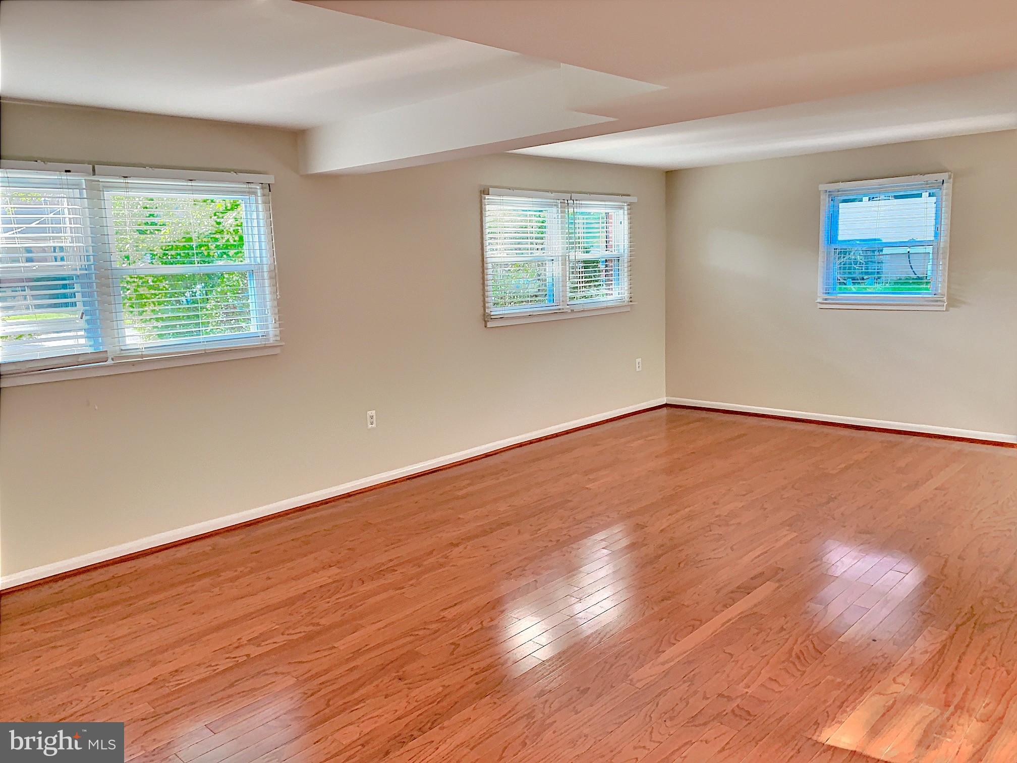 BROYHILL LANGLEY ESTATES - Residential Lease