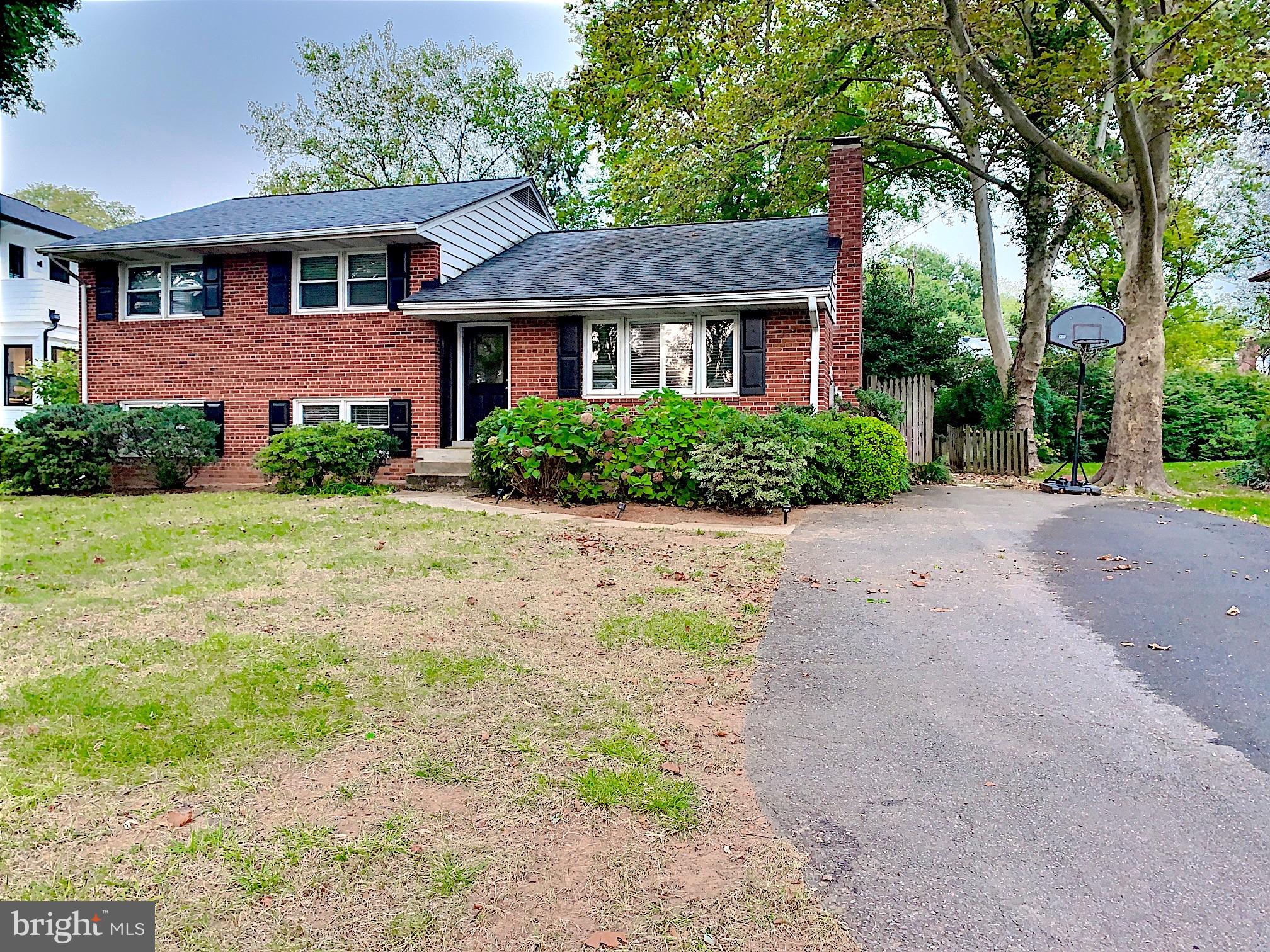 BROYHILL LANGLEY ESTATES - Residential Lease