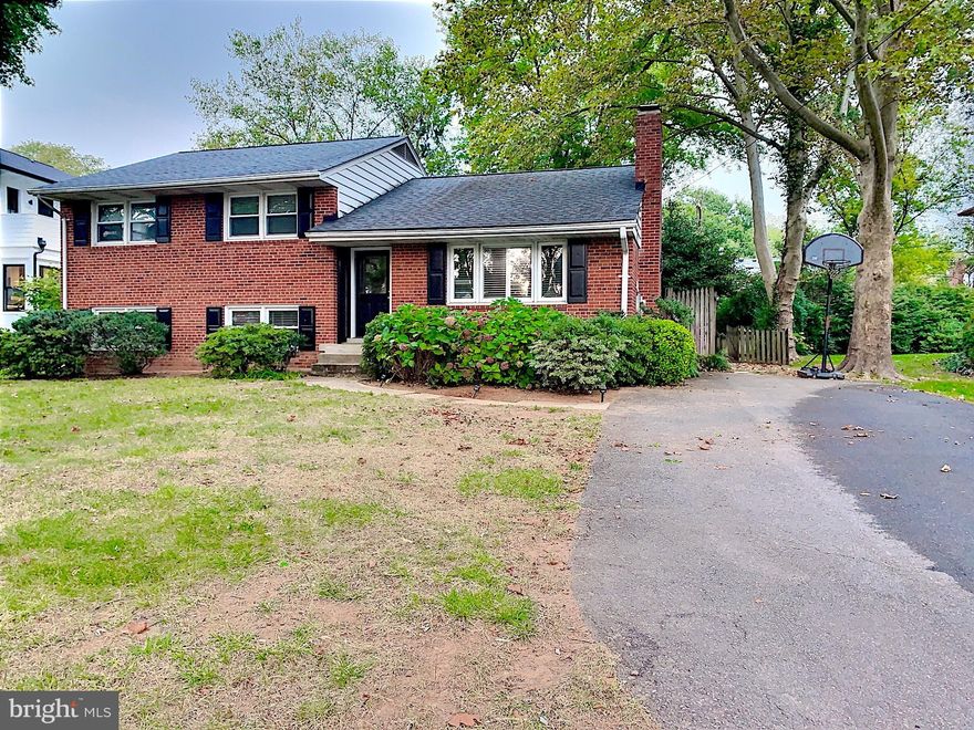 What a treat coming home to this beautiful residence in Broyhill Estates! Featuring four bedrooms, three baths, this home is a wonderful opportunity! The main level boasts a spacious gourmet kitchen with Jennair gas range, granite counter tops, and breakfast bump out with skylight. Upstairs you'll enjoy the primary bedroom with lovely hardwood floors throughout. Two additional charming bedrooms are also located on the upper level. Head downstairs to find lower-level In-law/Nanny suite with full bath. Large unfinished basement with laundry room and extra storage. Fenced in backyard. No smoking. Dogs OK. No Cats. Professionally managed.

Move In Fee $150