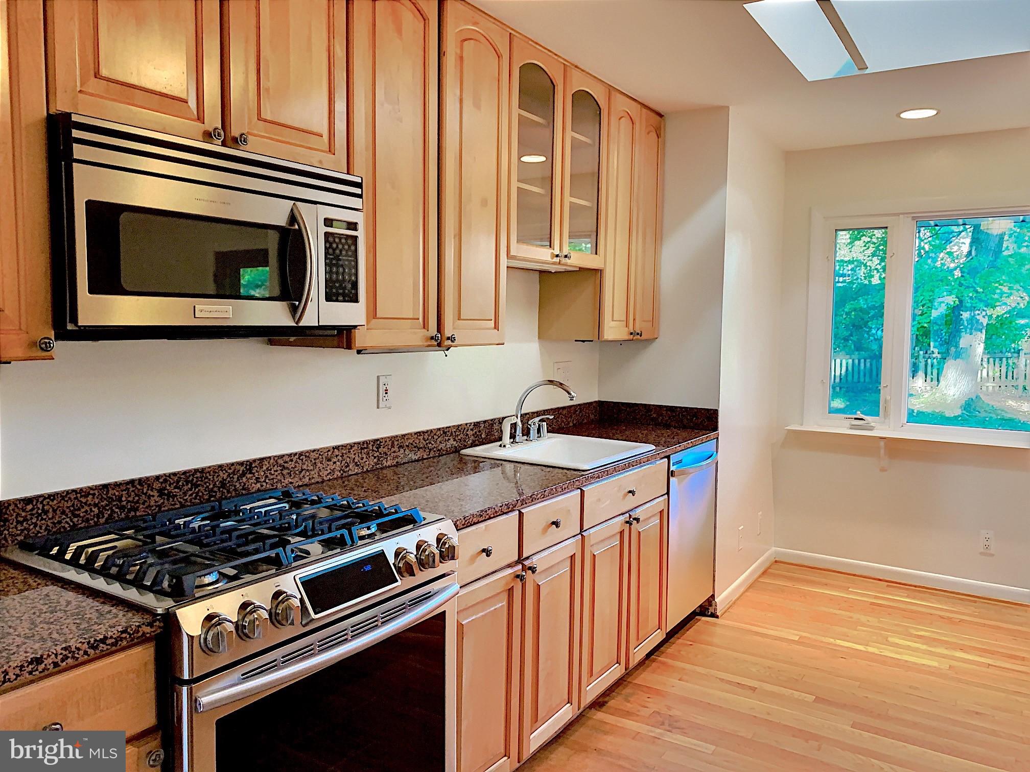 BROYHILL LANGLEY ESTATES - Residential Lease