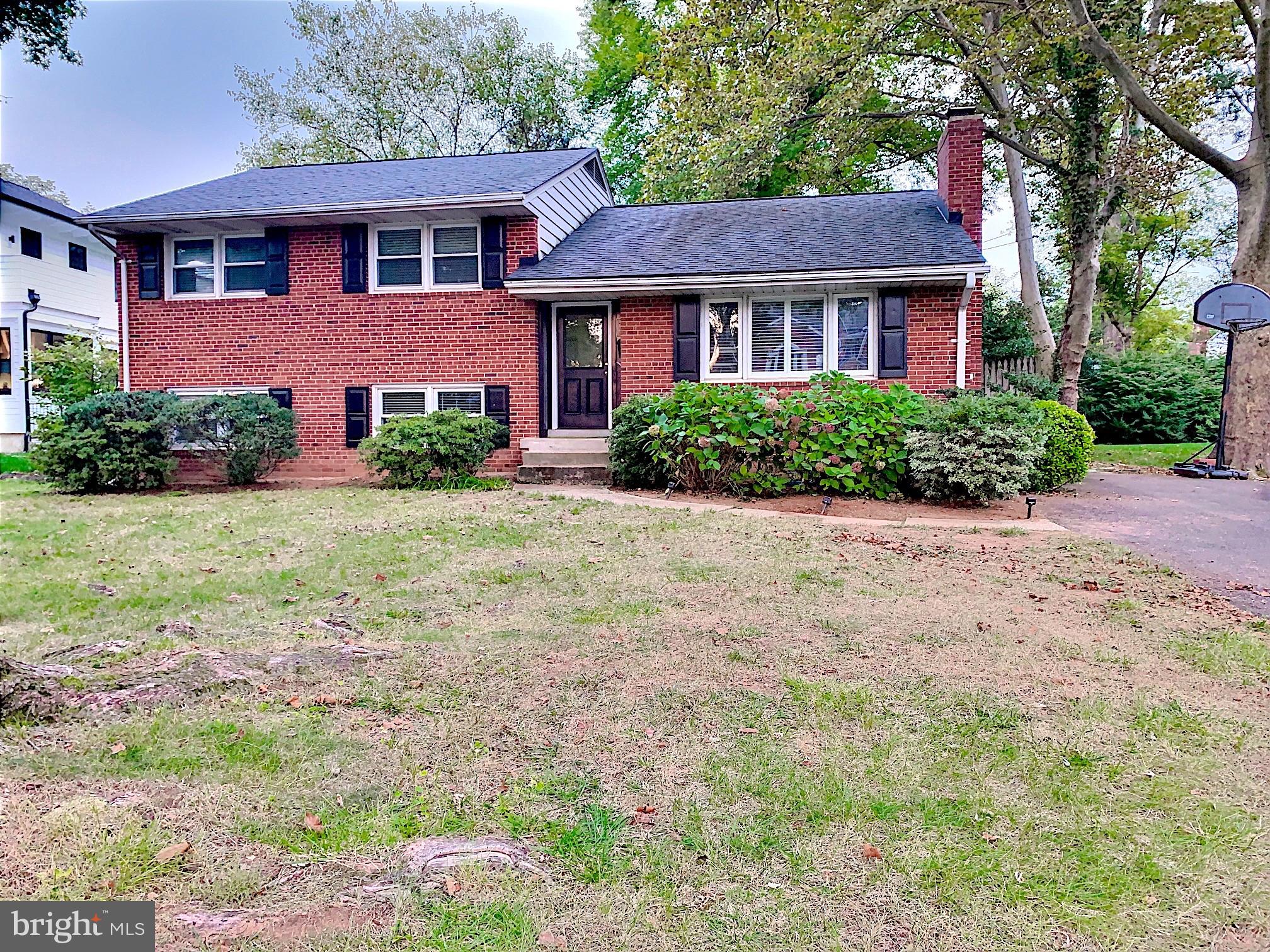 BROYHILL LANGLEY ESTATES - Residential Lease