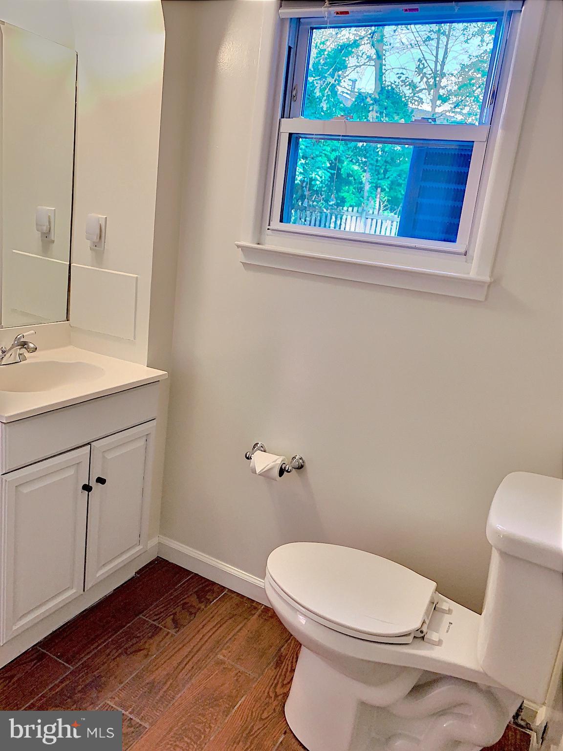 BROYHILL LANGLEY ESTATES - Residential Lease