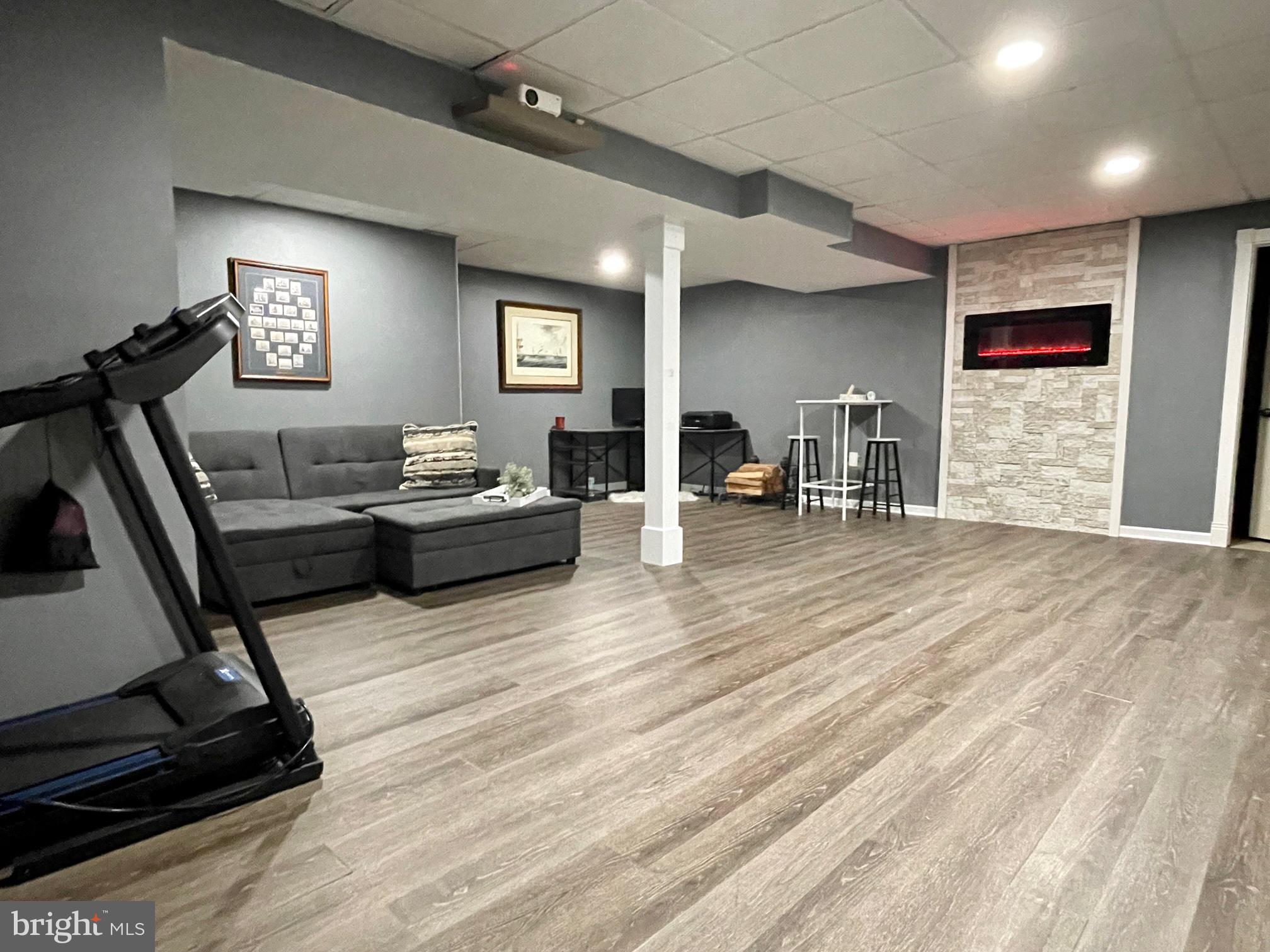 BEDMINSTER SQUARE - Residential Lease