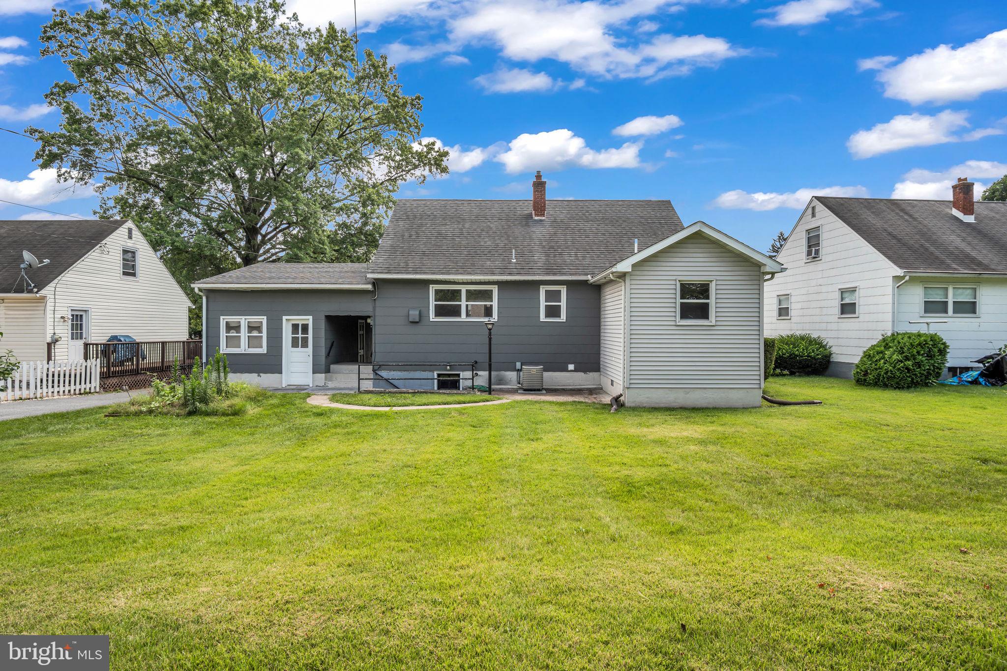 OAK HILLS - Residential