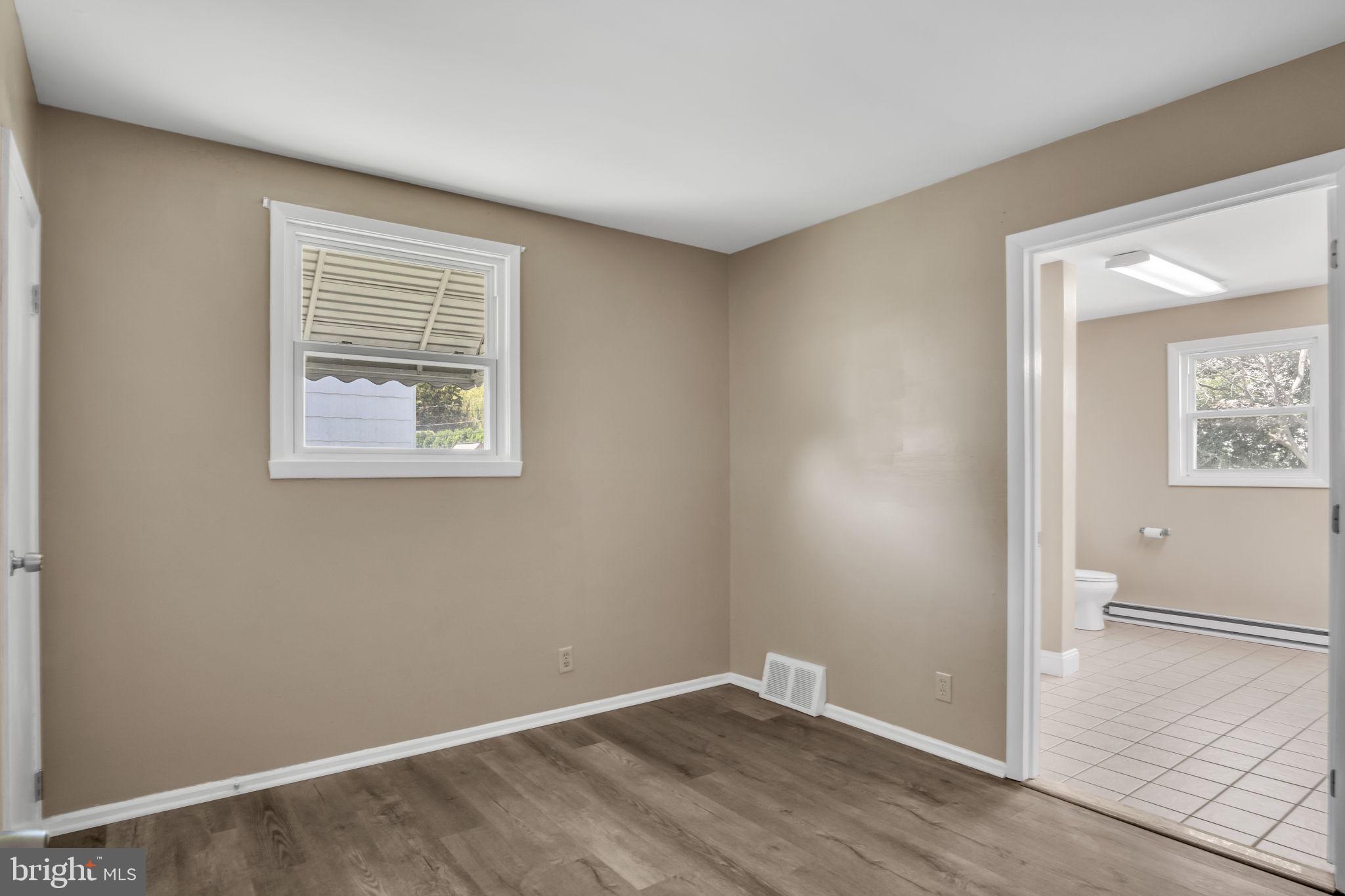 OAK HILLS - Residential