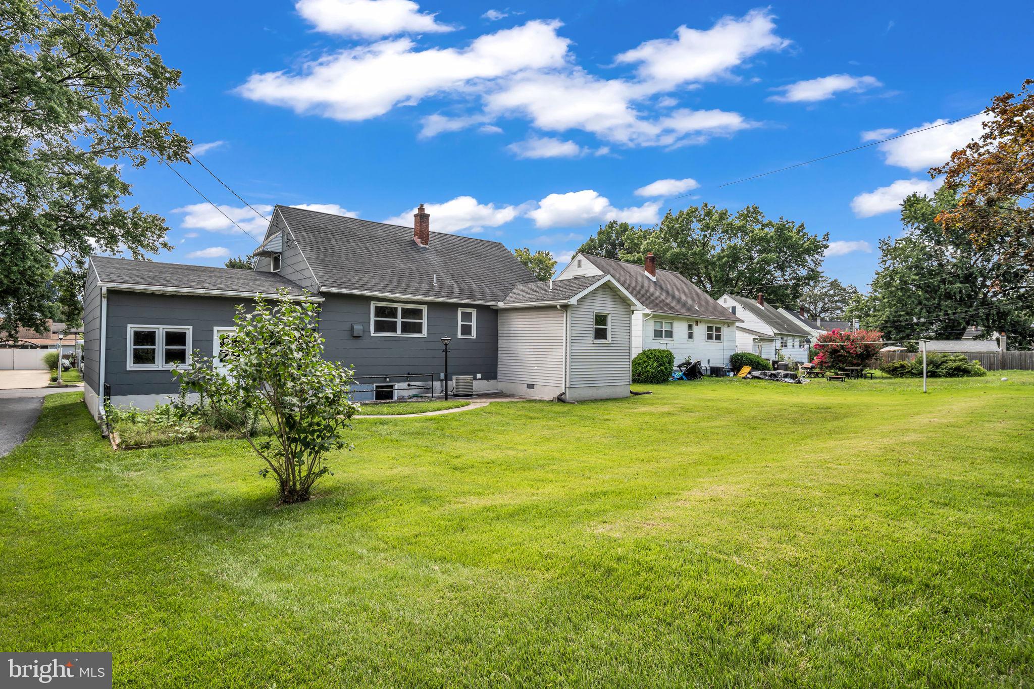 OAK HILLS - Residential