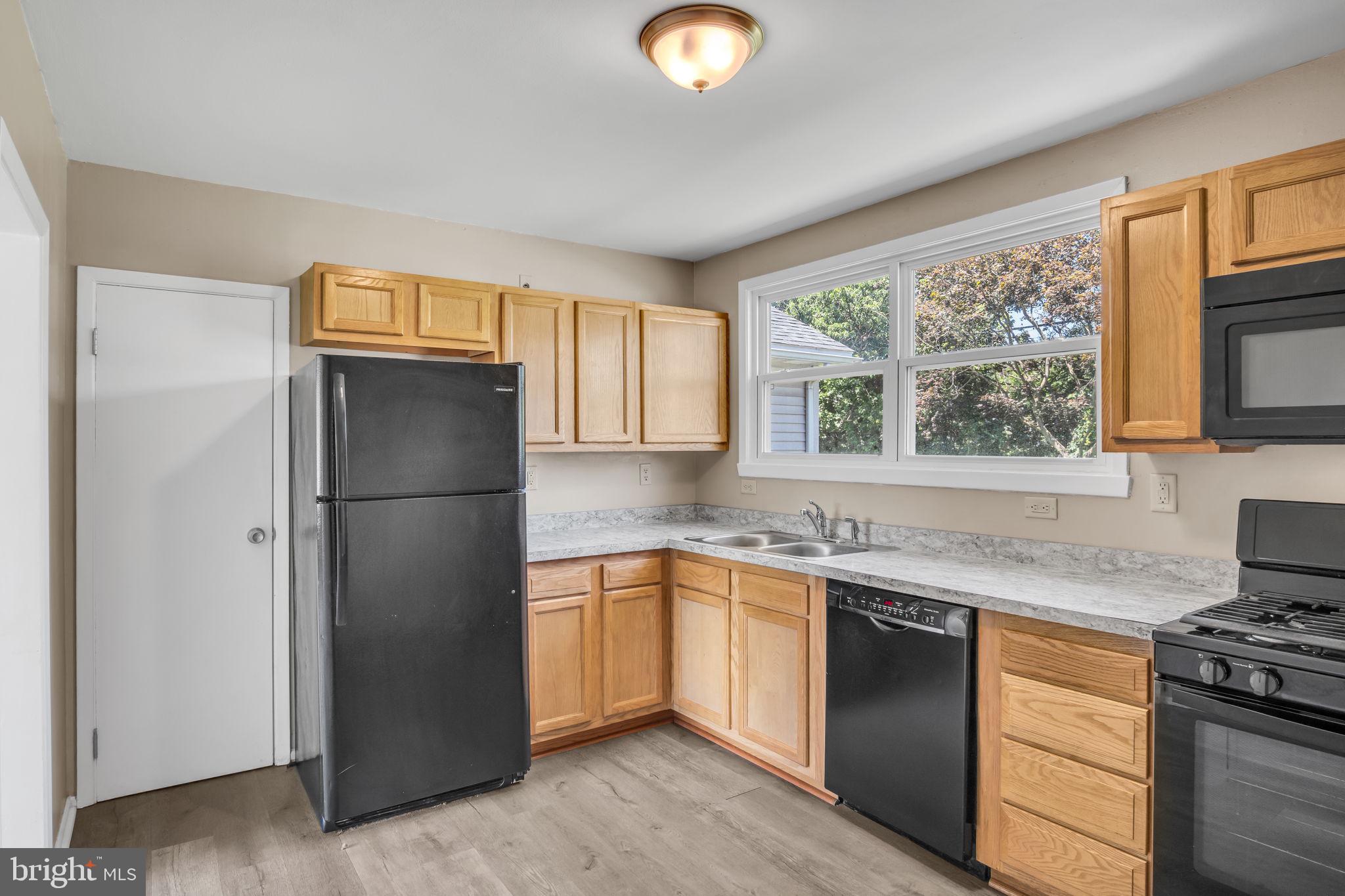 OAK HILLS - Residential