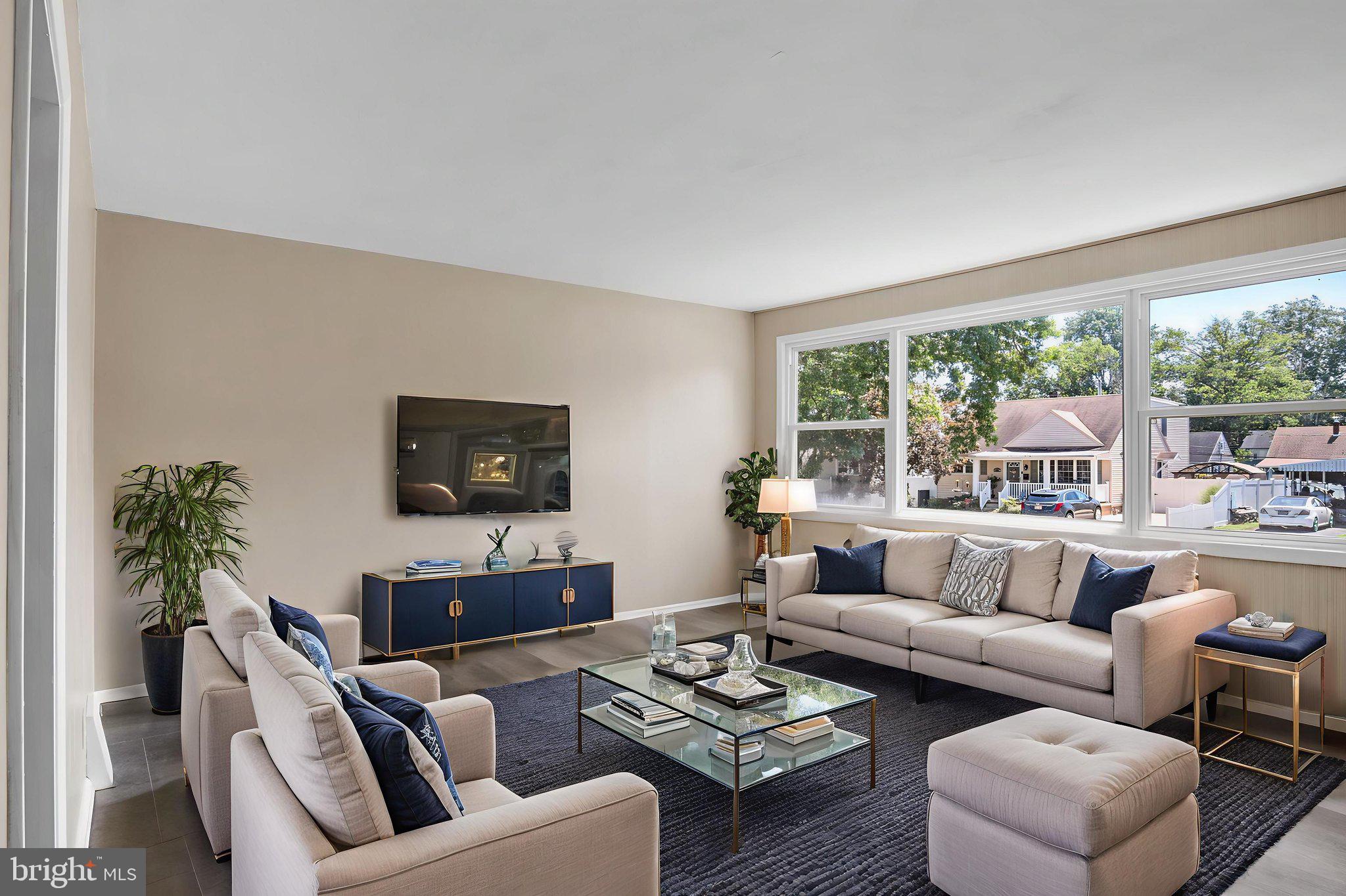 OAK HILLS - Residential