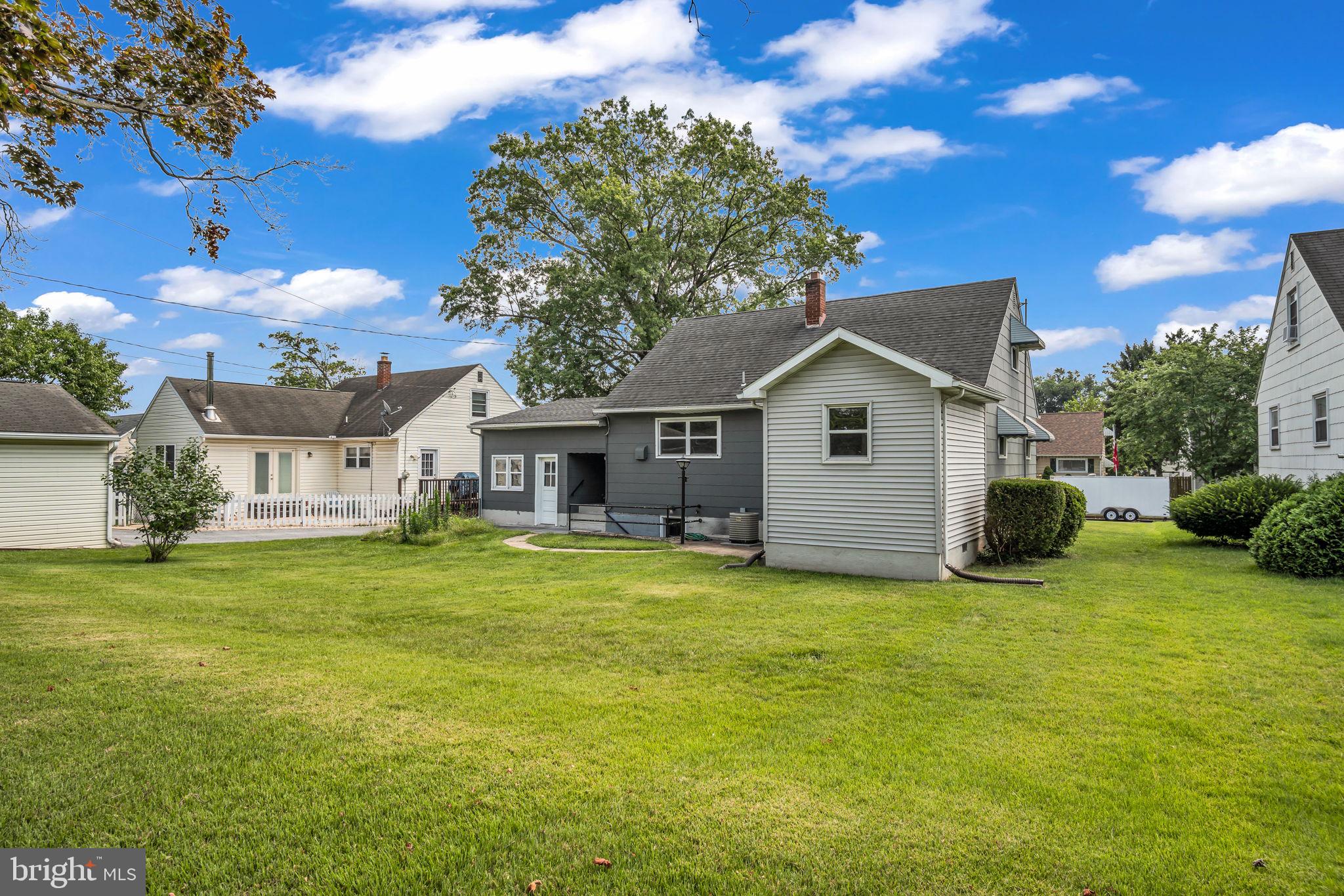 OAK HILLS - Residential