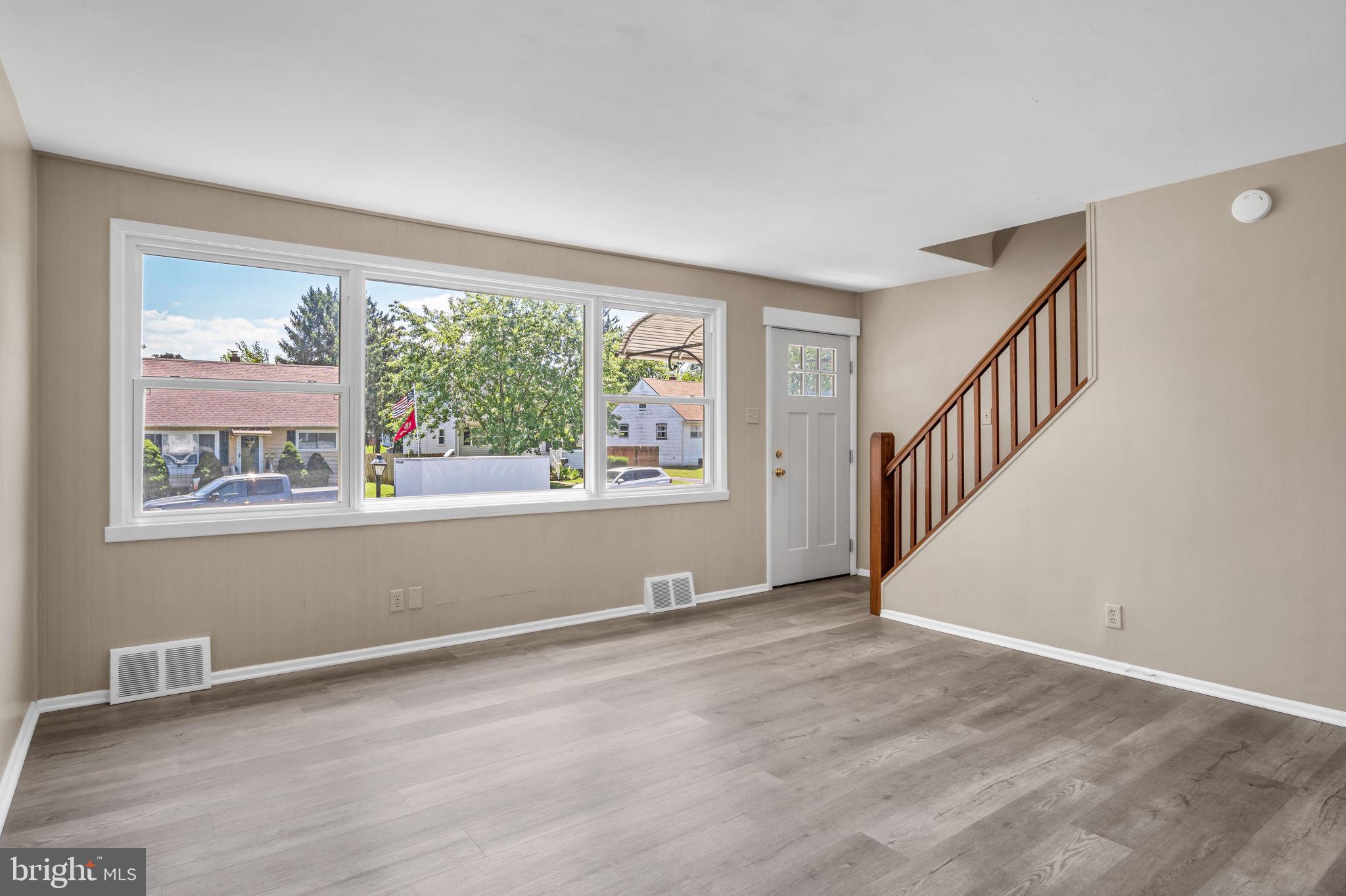 OAK HILLS - Residential