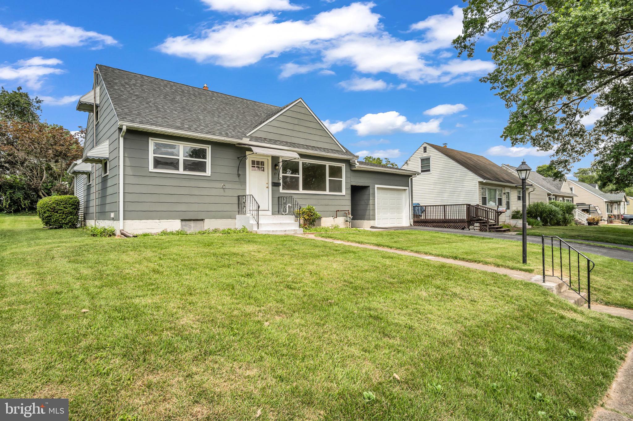 OAK HILLS - Residential