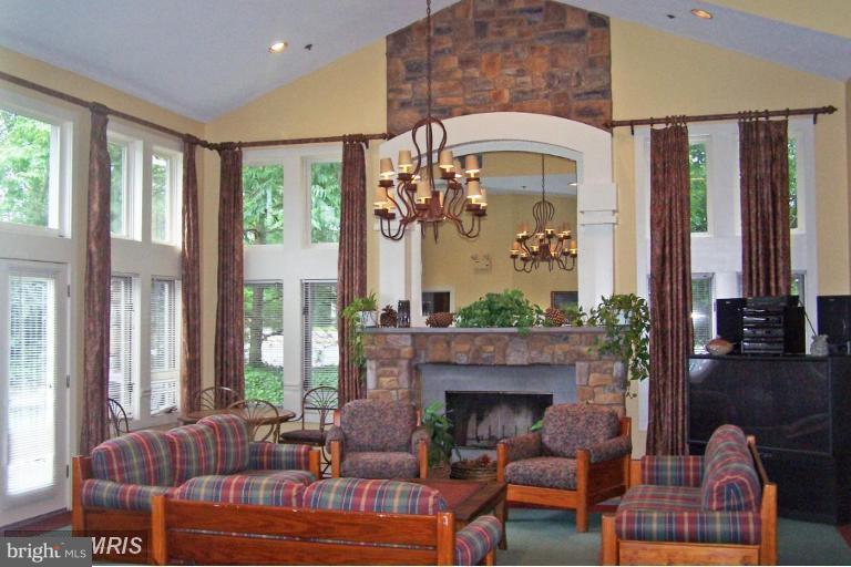 STONECROFT CONDO - Residential