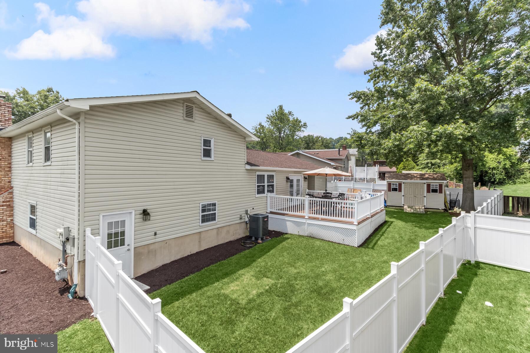 MONTPELIER WEST-PLAT 3> - Residential